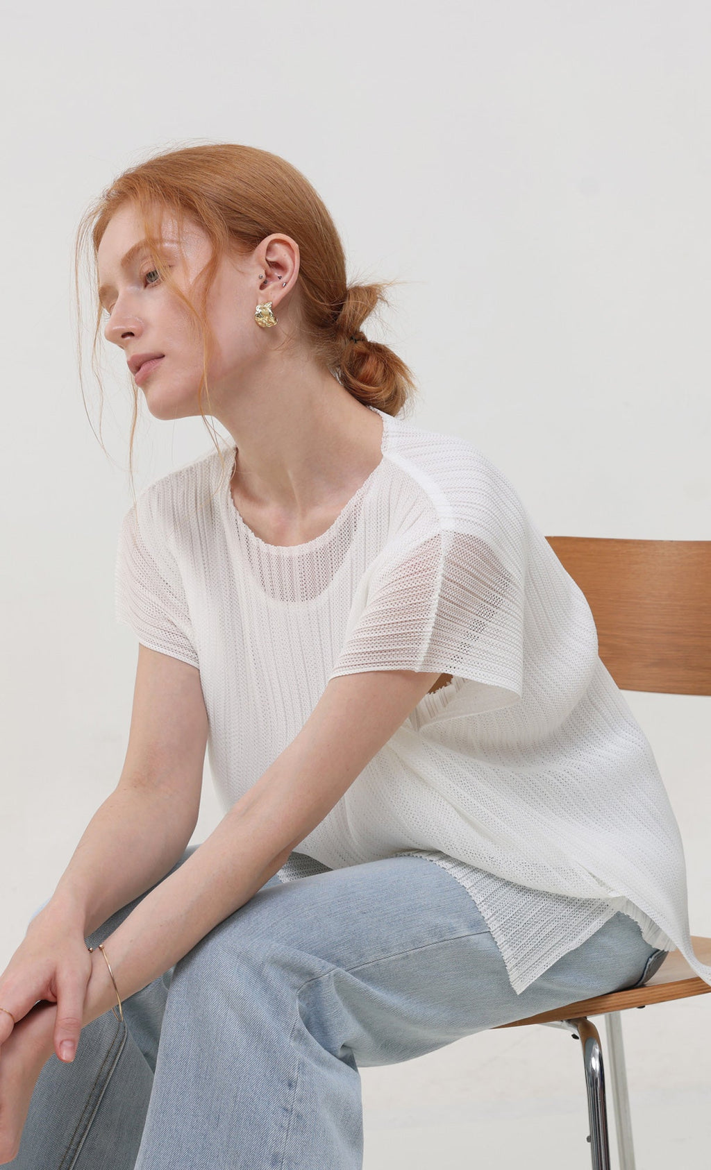 Airy pleated sleeveless top_ivory