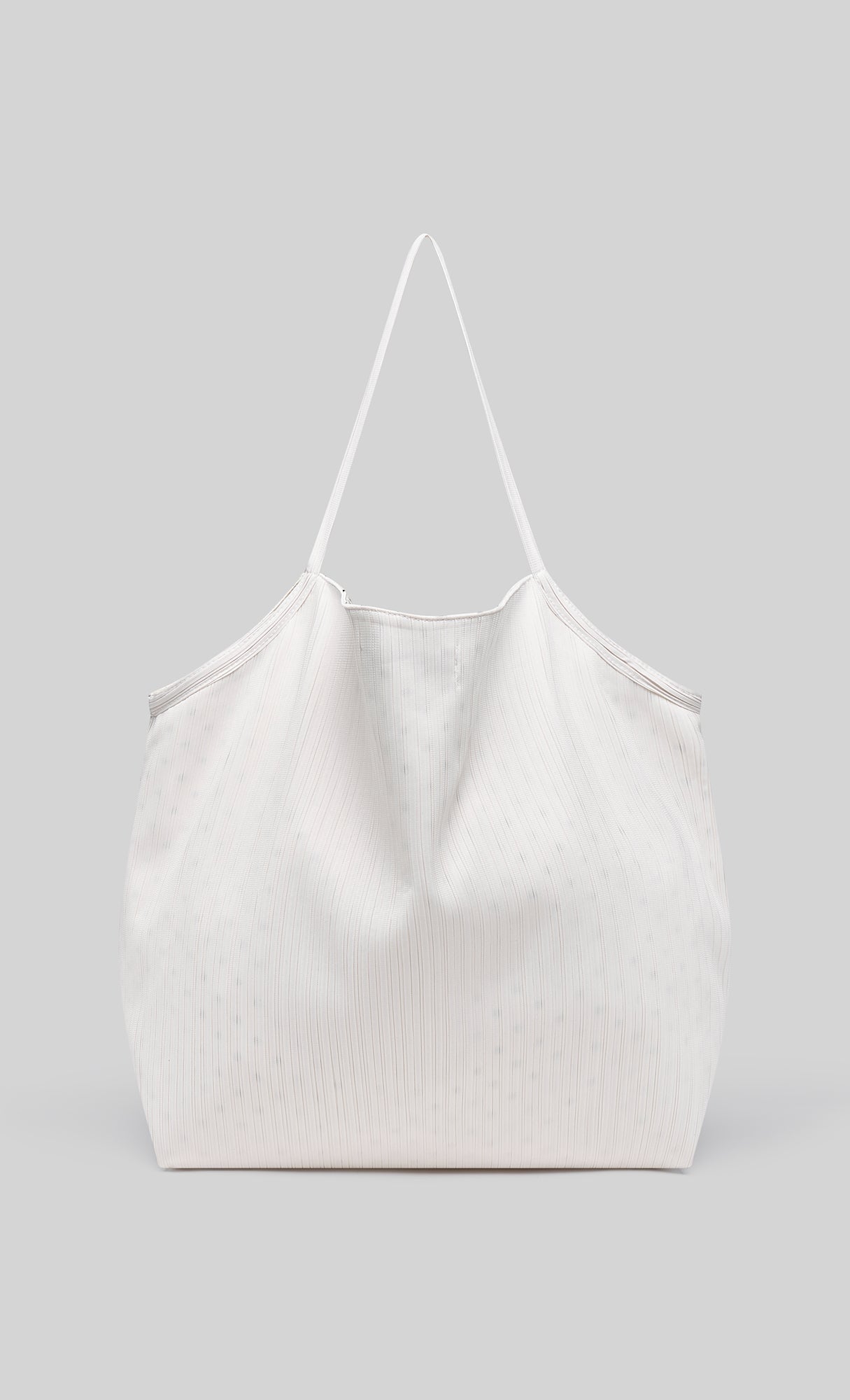 Reversible pleated polka dot tote bag_white