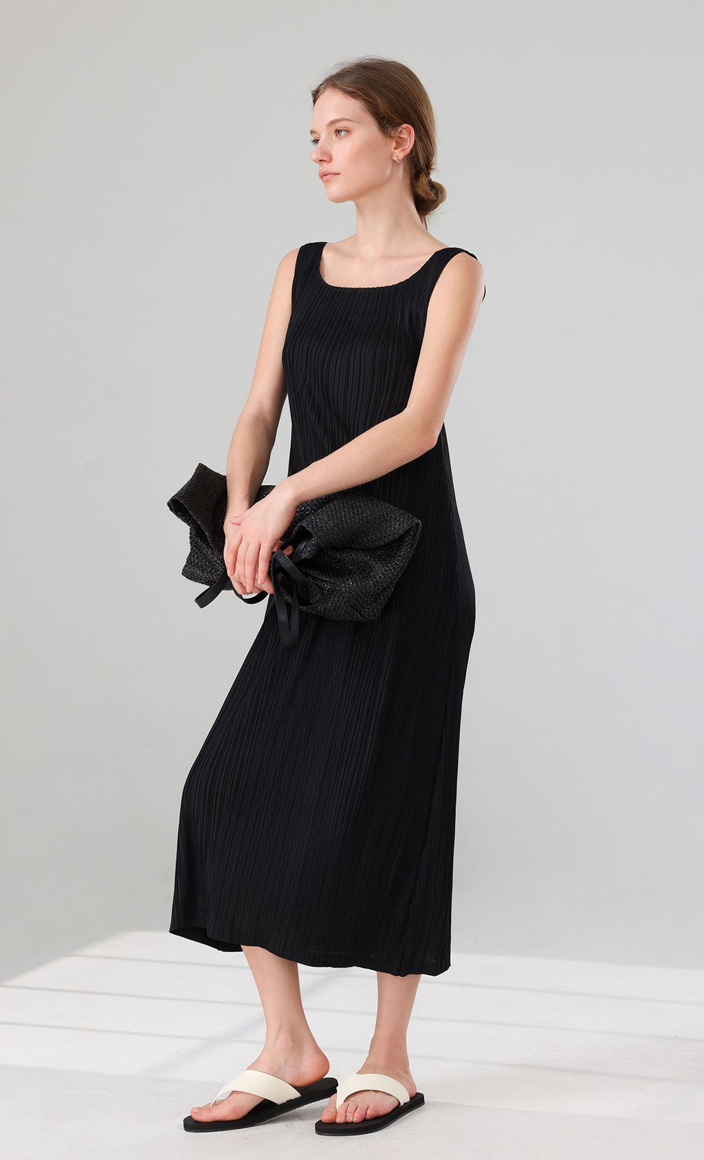 Tois Sleeveless Pleated Dress_black