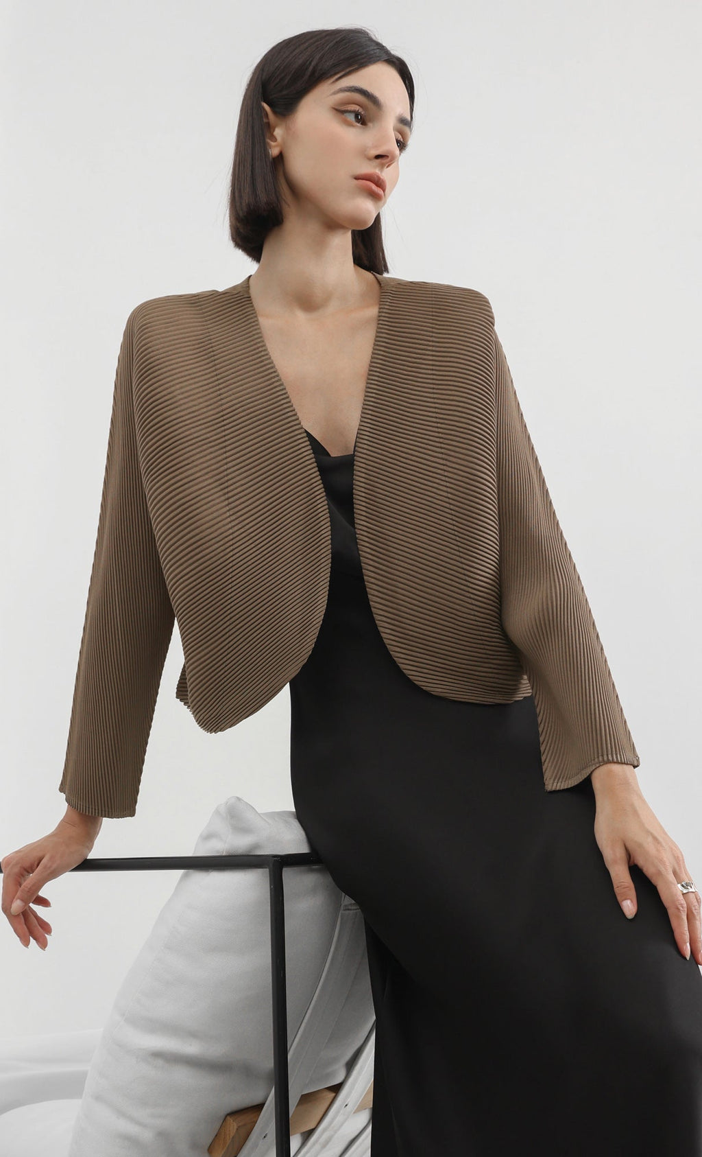 round pleated cardigan_brown