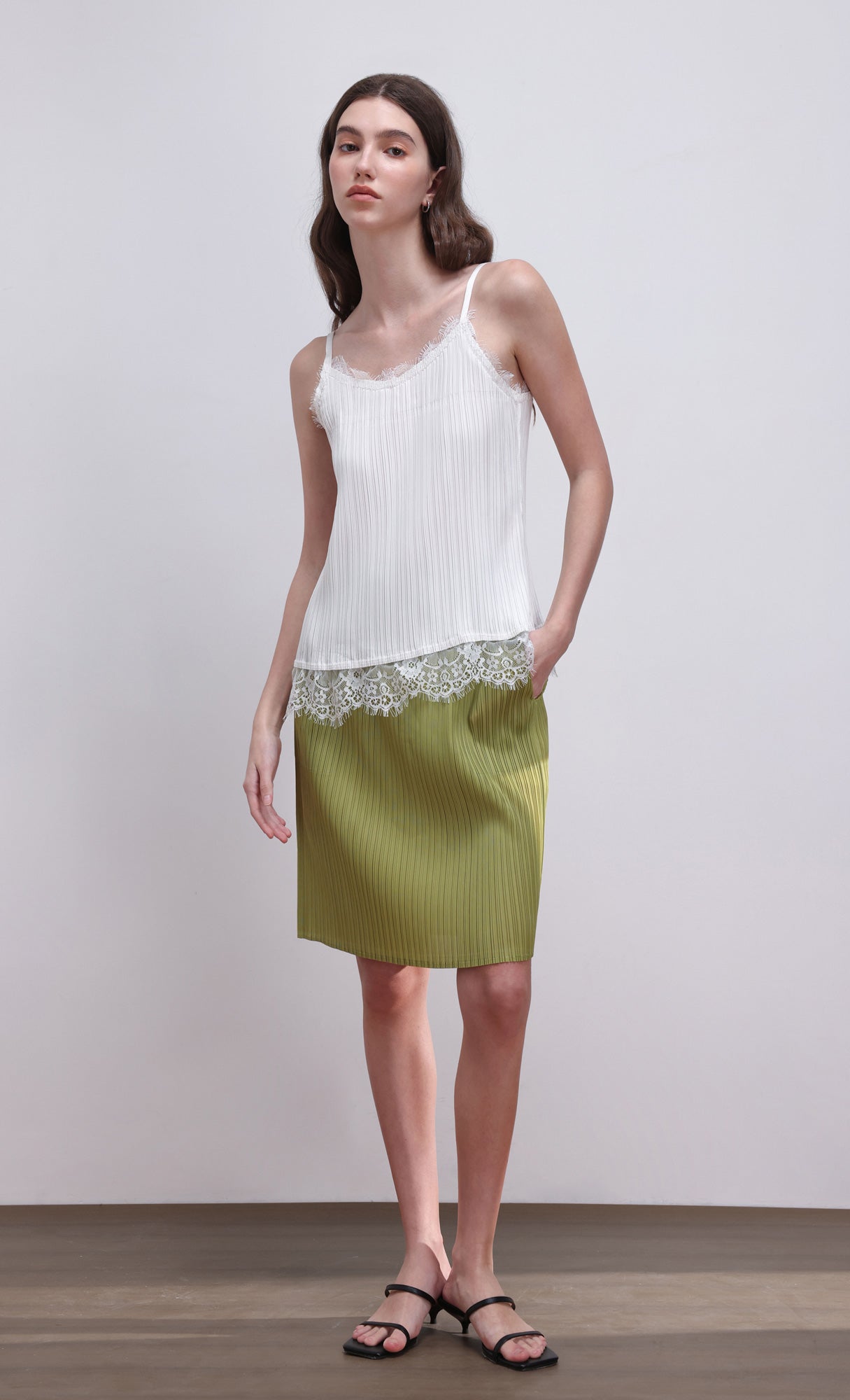 Pleated lace slip top_white