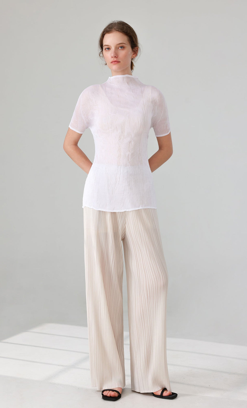 Roco crinkle pleated Top_white