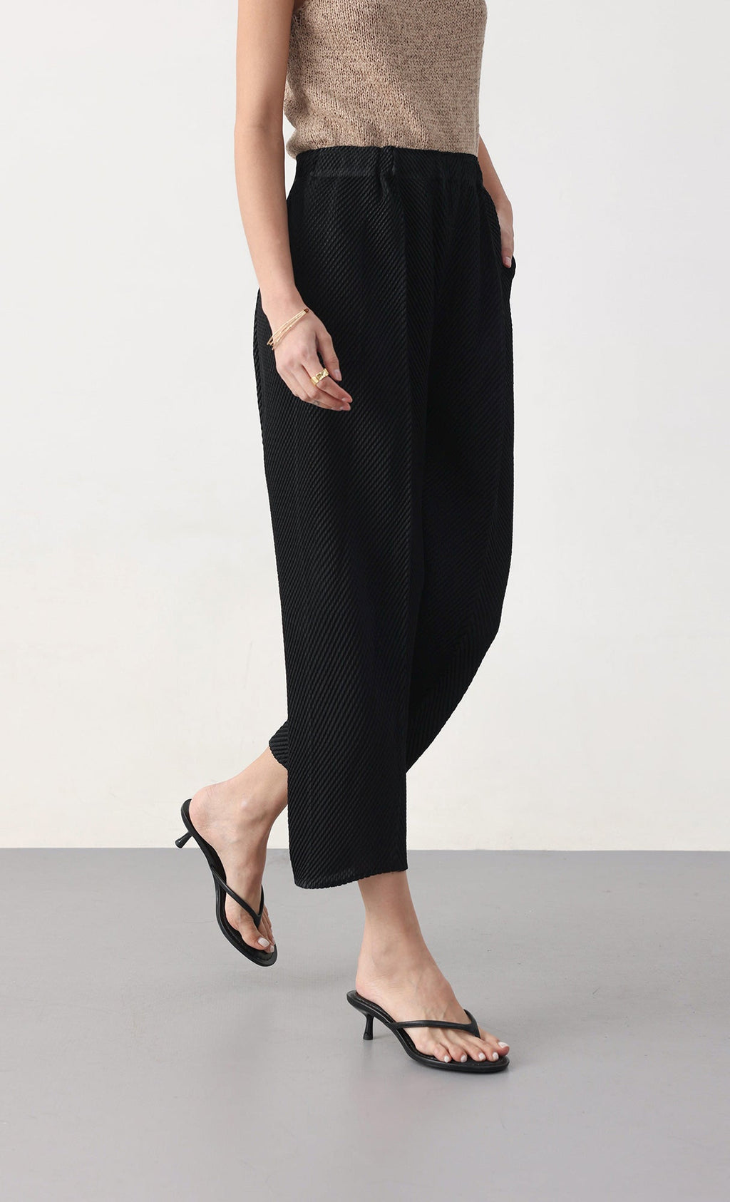 Circular pleated pants_black