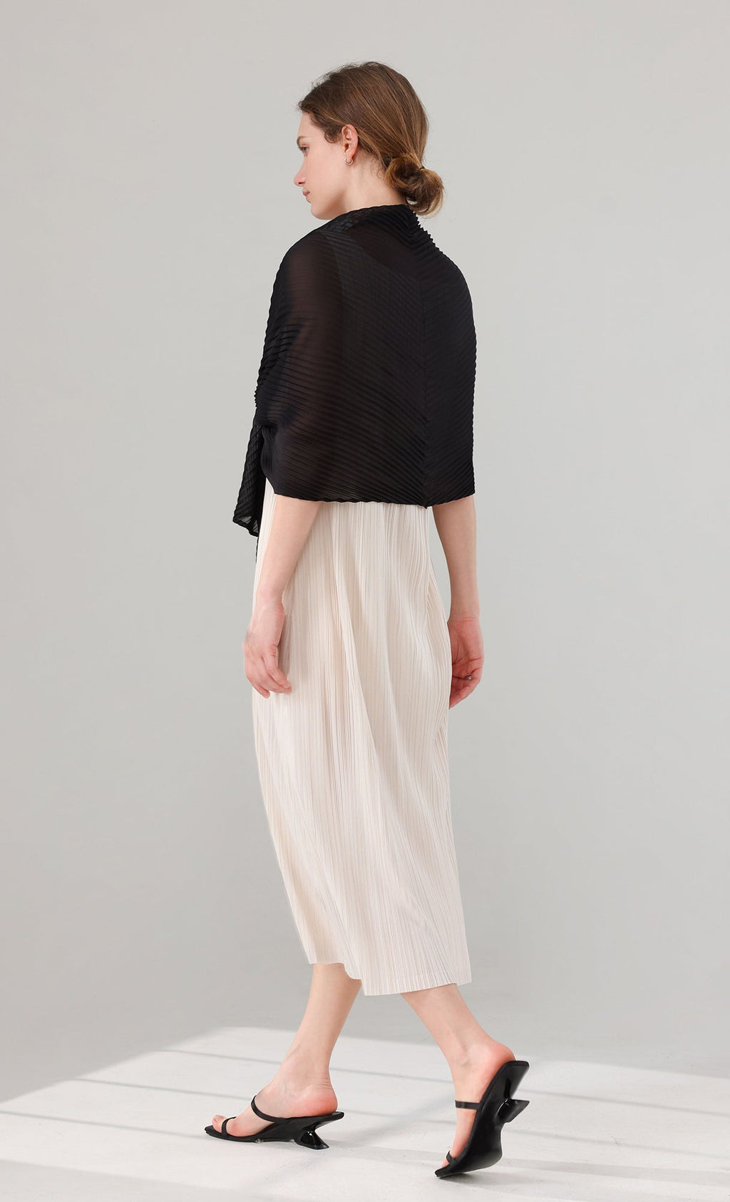 Tois Sleeveless Pleated Dress_ivory