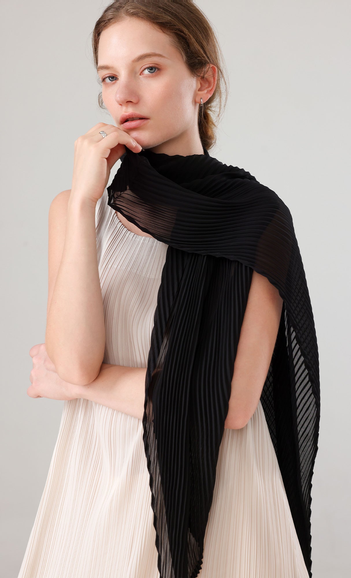 Aven Pleated Scarf_black
