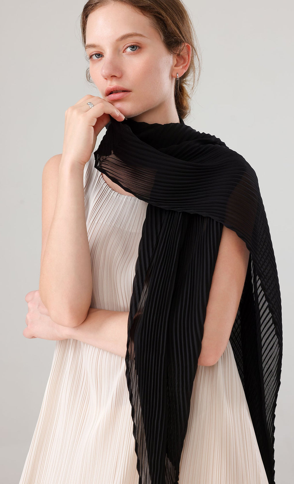 Tois Sleeveless Pleated Dress_ivory