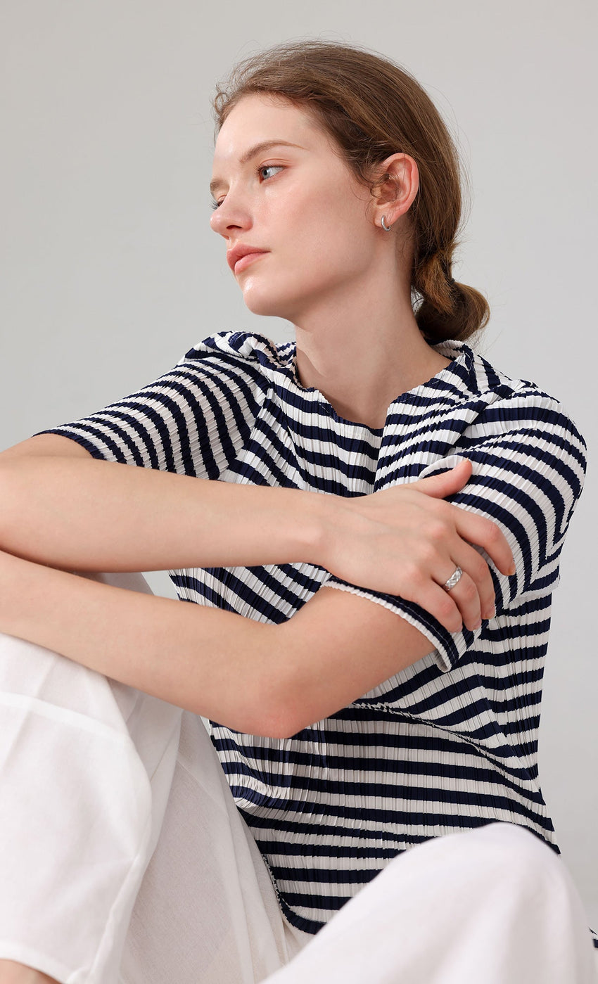 Marine Stripe Pleated Top (stripe)