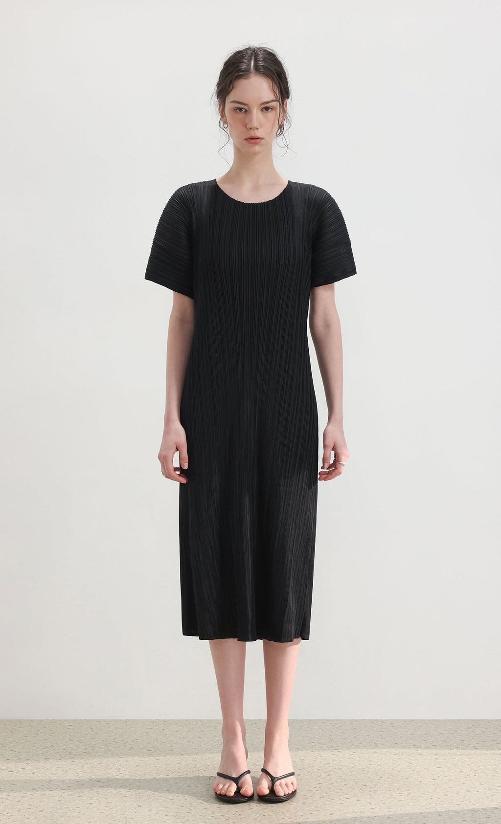 Mira short-sleeve pleated dress_black