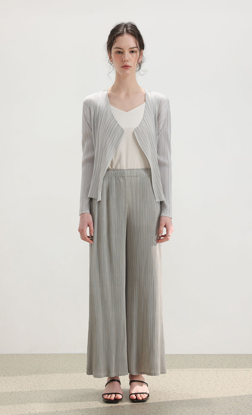 Pia pleated cardigan_light-grey
