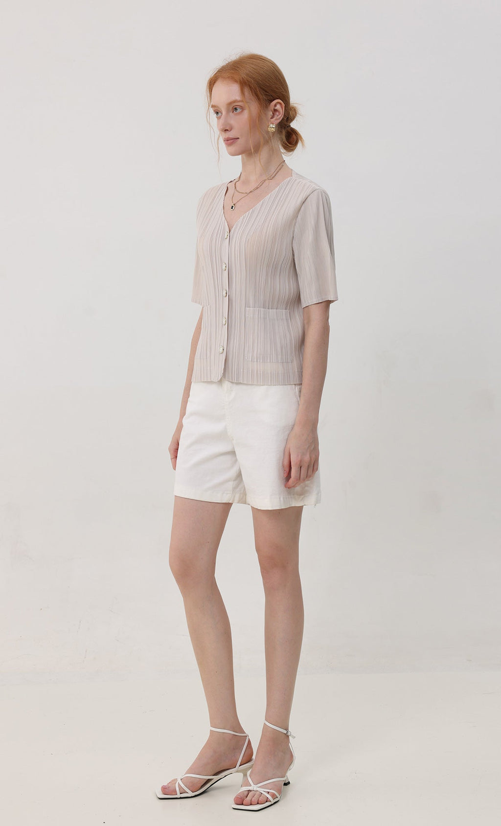 Button pleated short-sleeve top_lightbeige