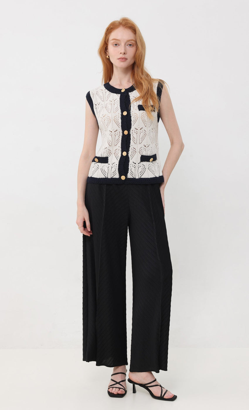 Short / Black