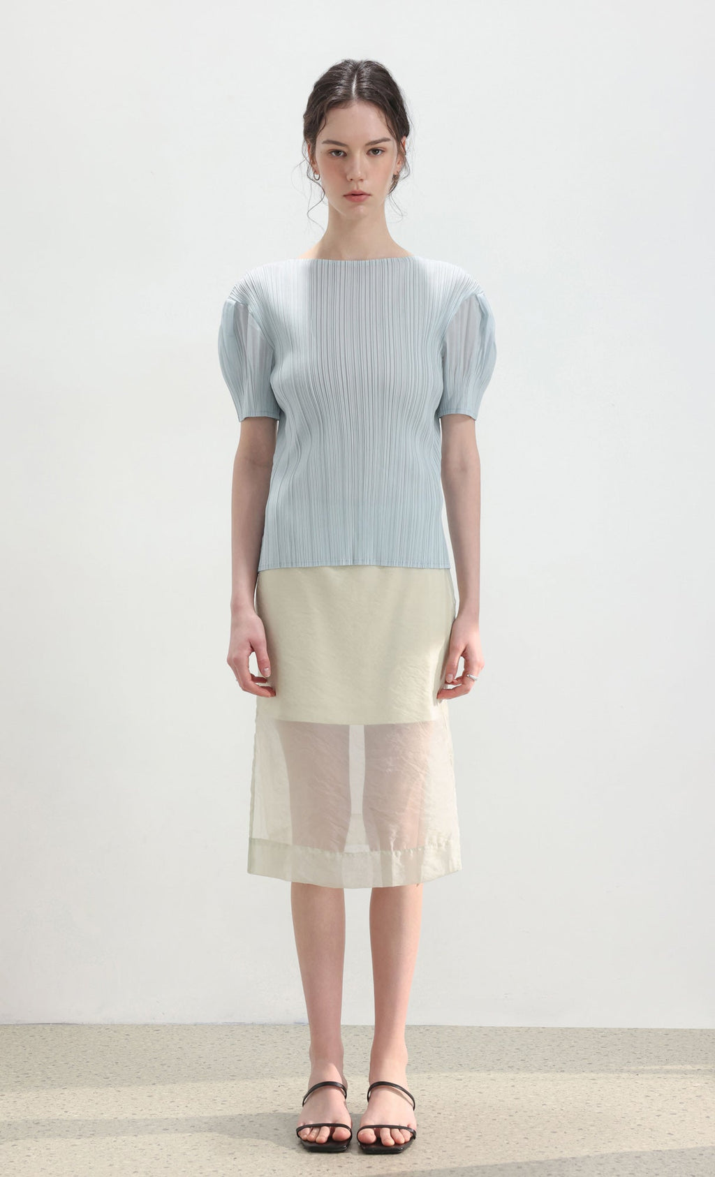 Mellow half-sleeve pleated top_Skyblue