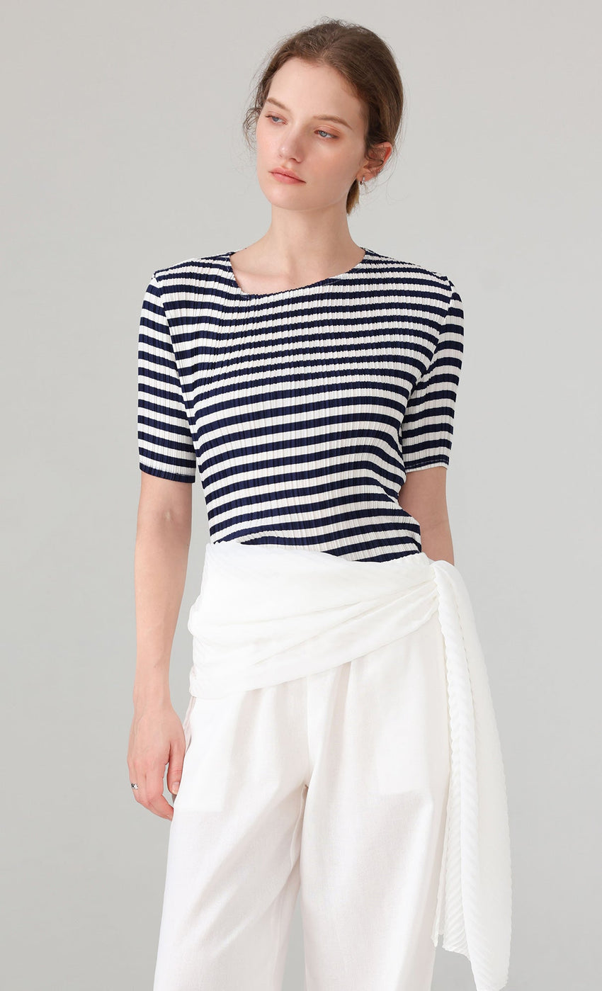 Marine Stripe Pleated Top (stripe)