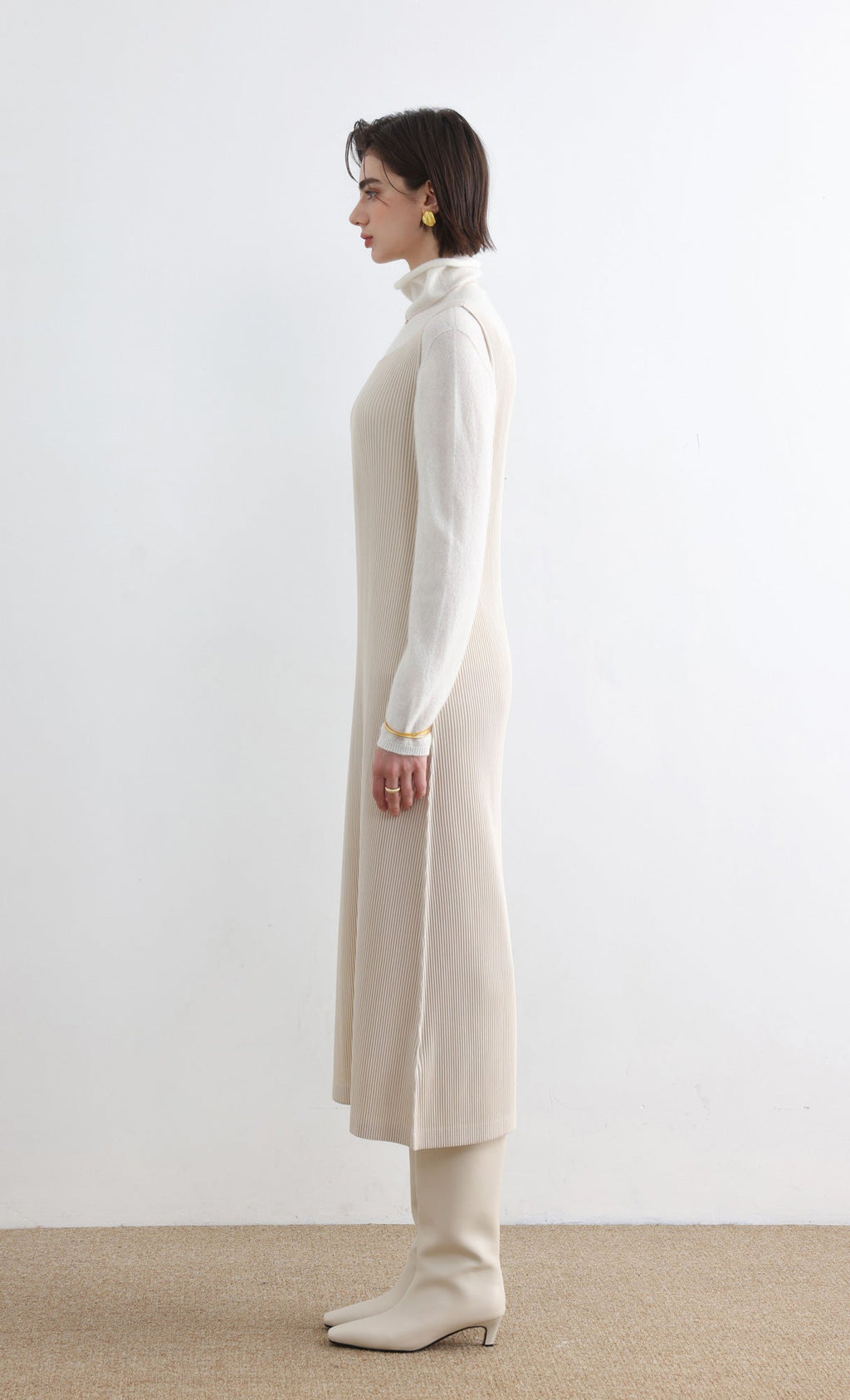 Soly Pleats Sleeveless Dress_Light-Beige