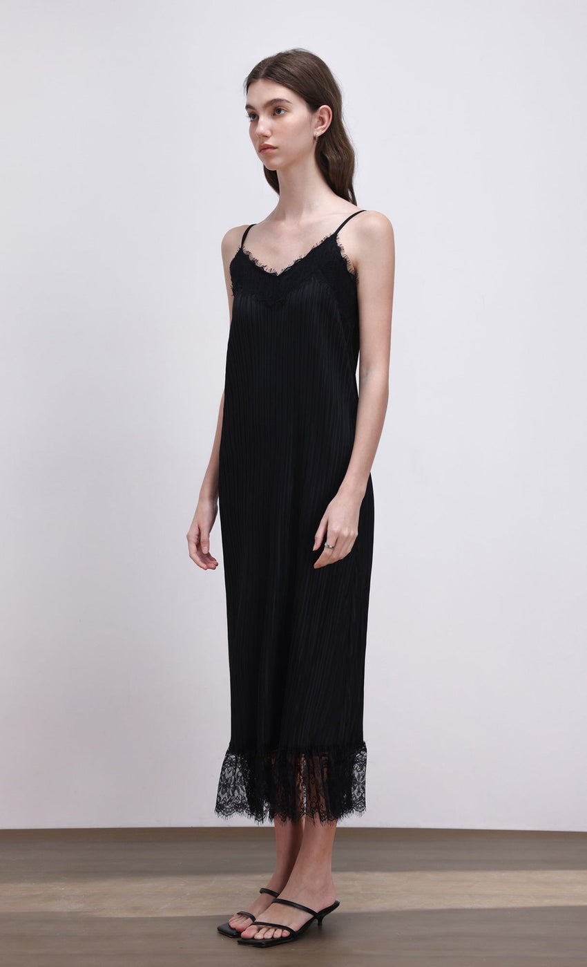 Pleated lace slip dress (black)