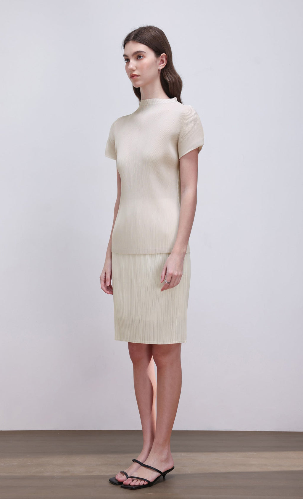 Lao pleated half neck top_light-beige