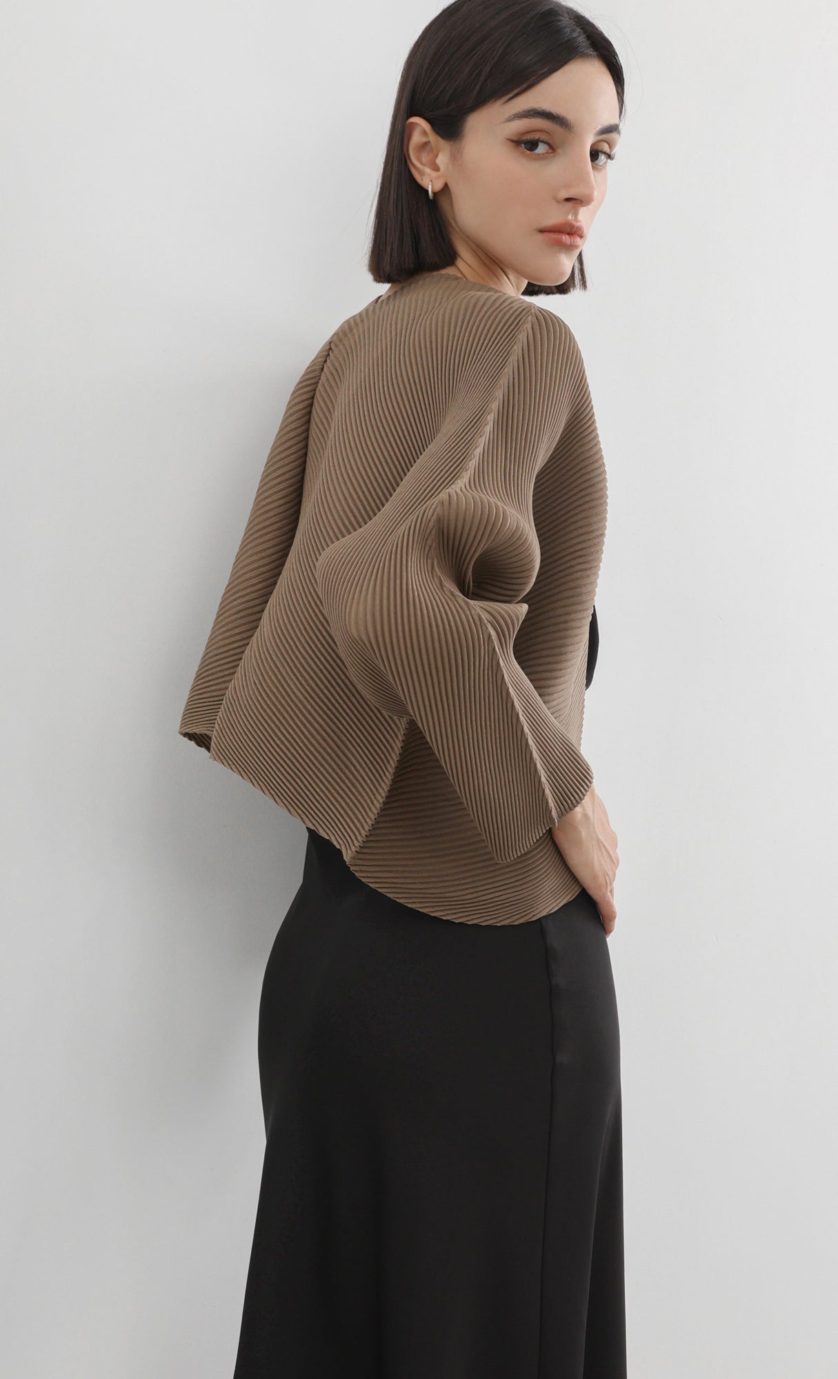 round pleated cardigan_brown