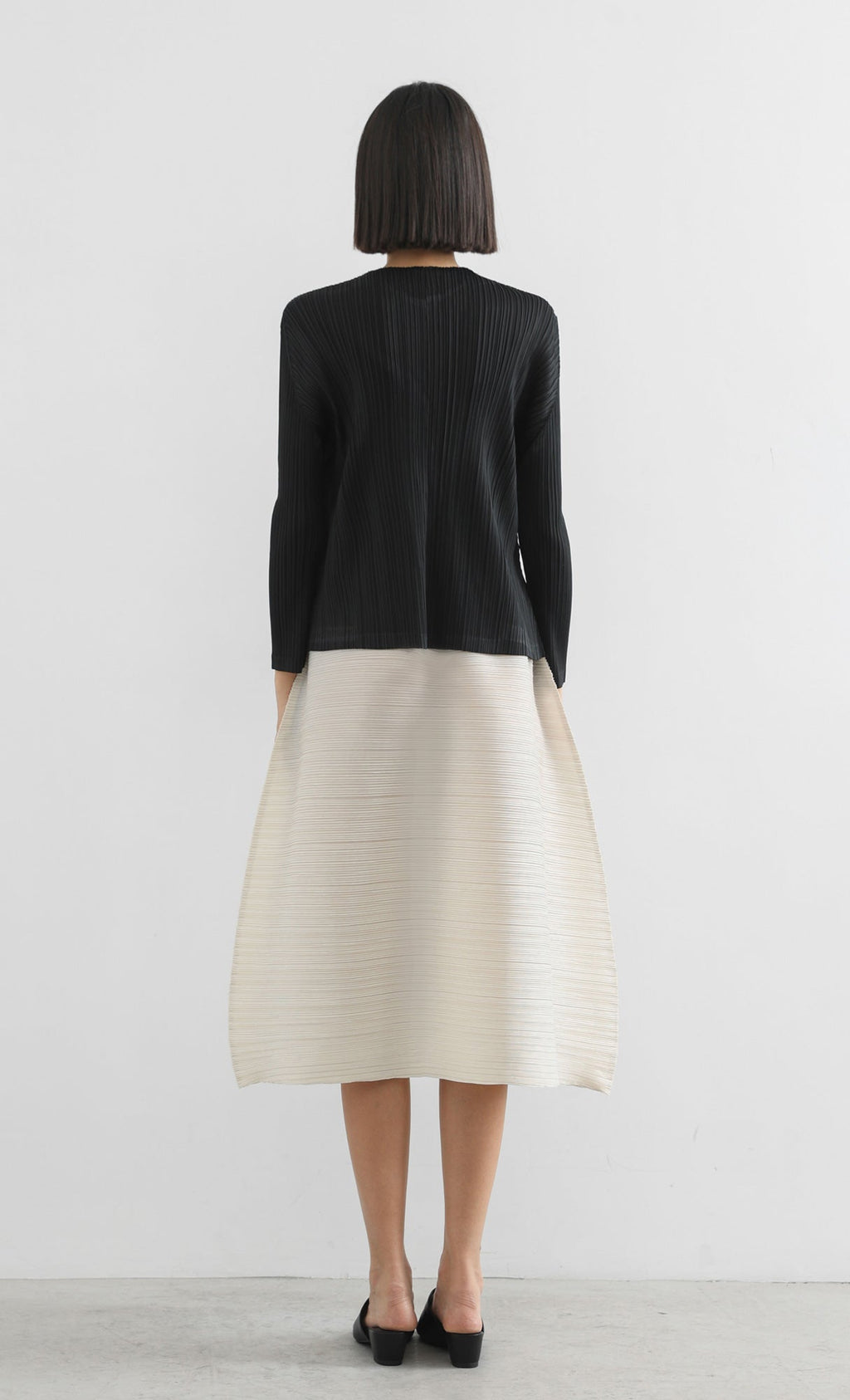 horiz pleated midi skirt_ivory