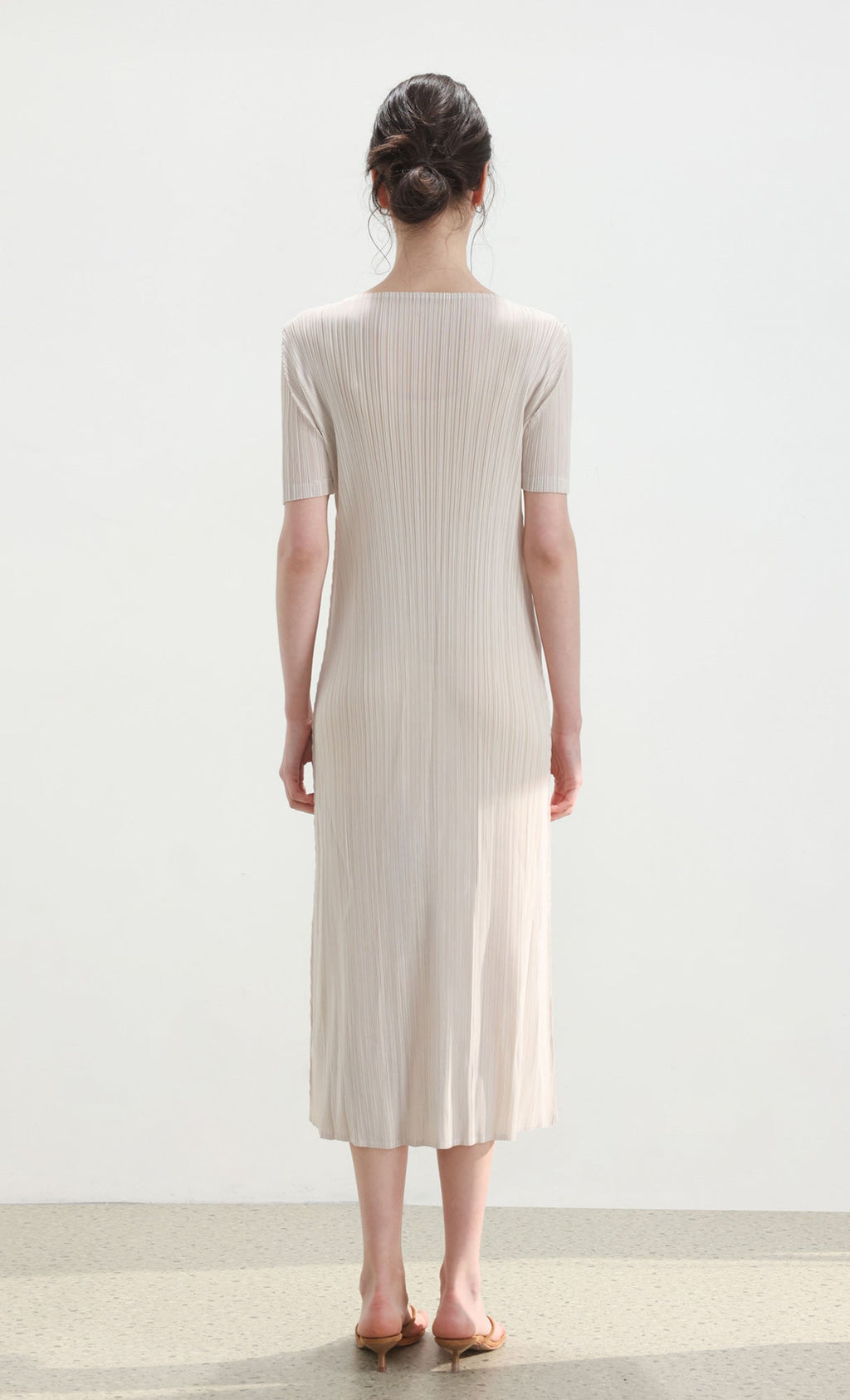 Dalia half-sleeve pleated dress_ivory