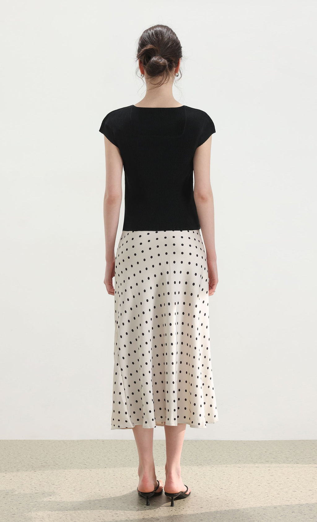 Nora pleated cap-sleeve top_black