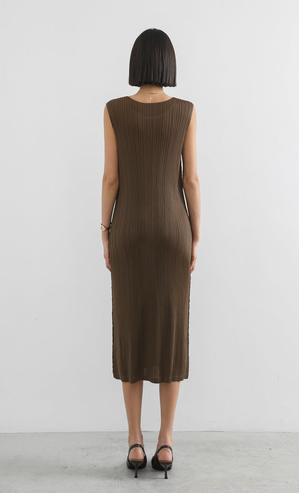 modi pleated sleeveless dress_brown