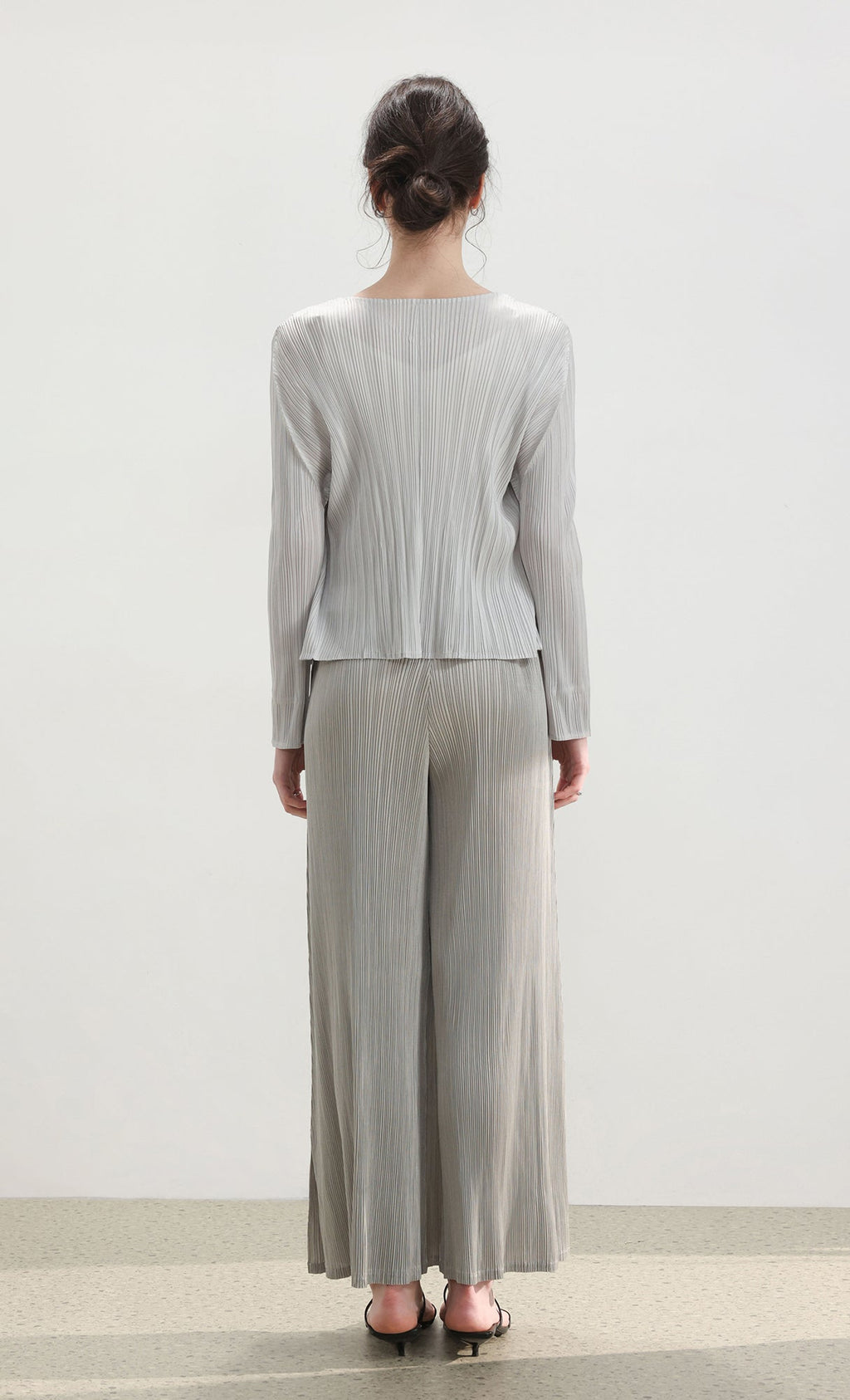 Pia pleated cardigan_light-grey