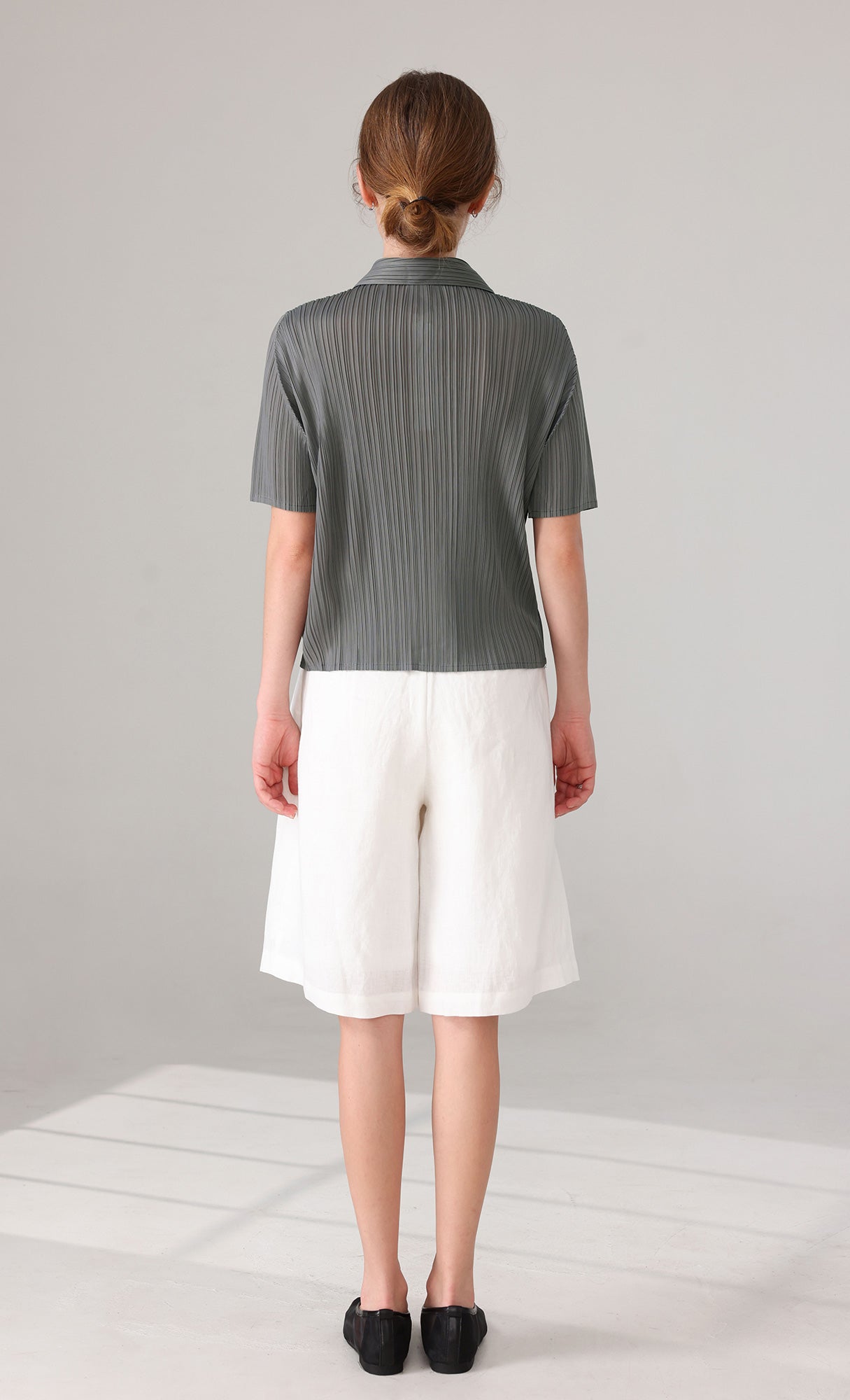 Essen Collard pleated Shirts_charcoal