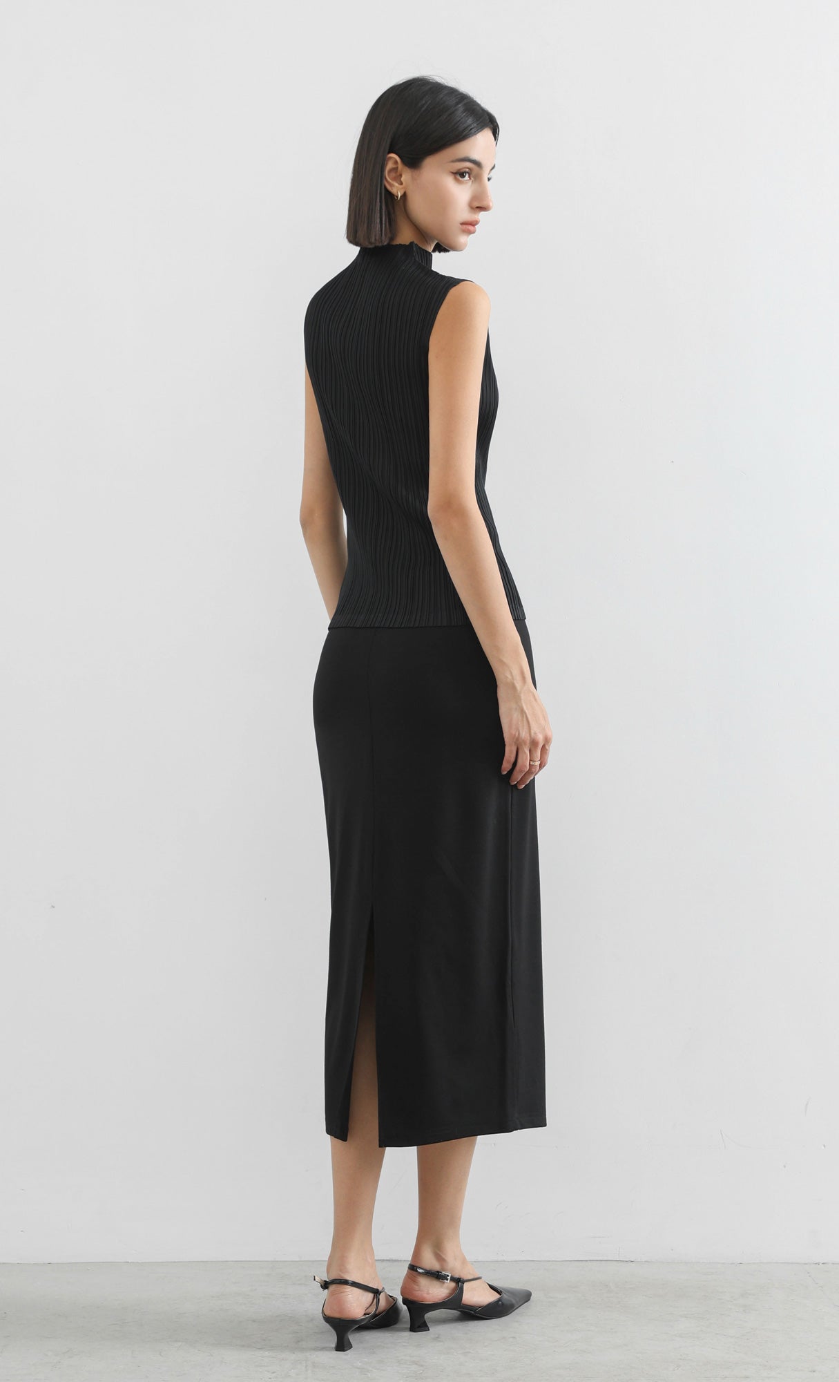 modi half-neck pleated top_black