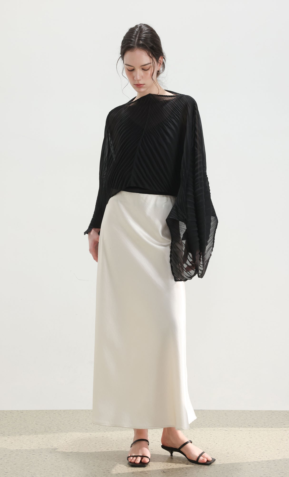 Pleated cape scarf_black