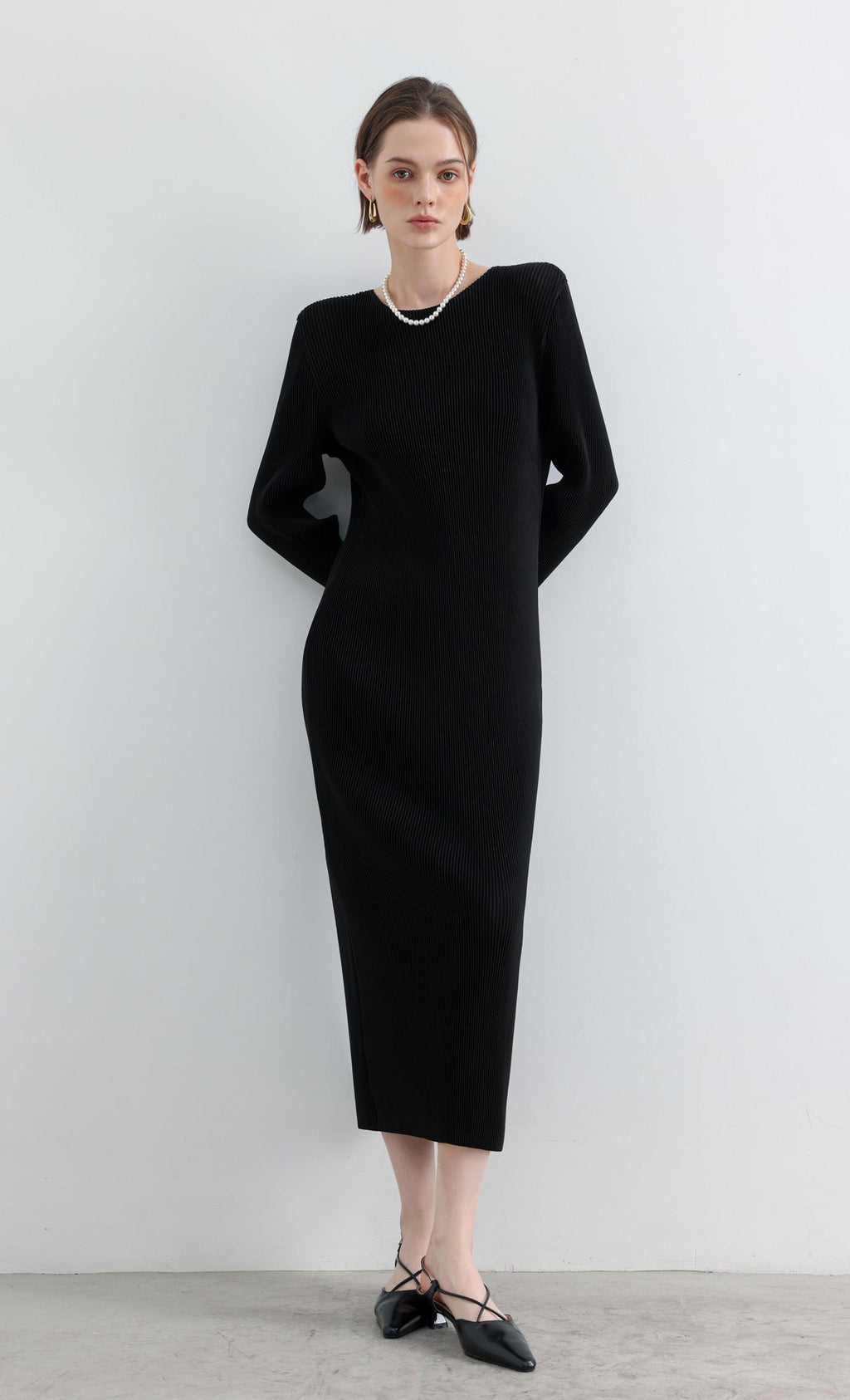 Essential Relaxed Pleated Dress_Black