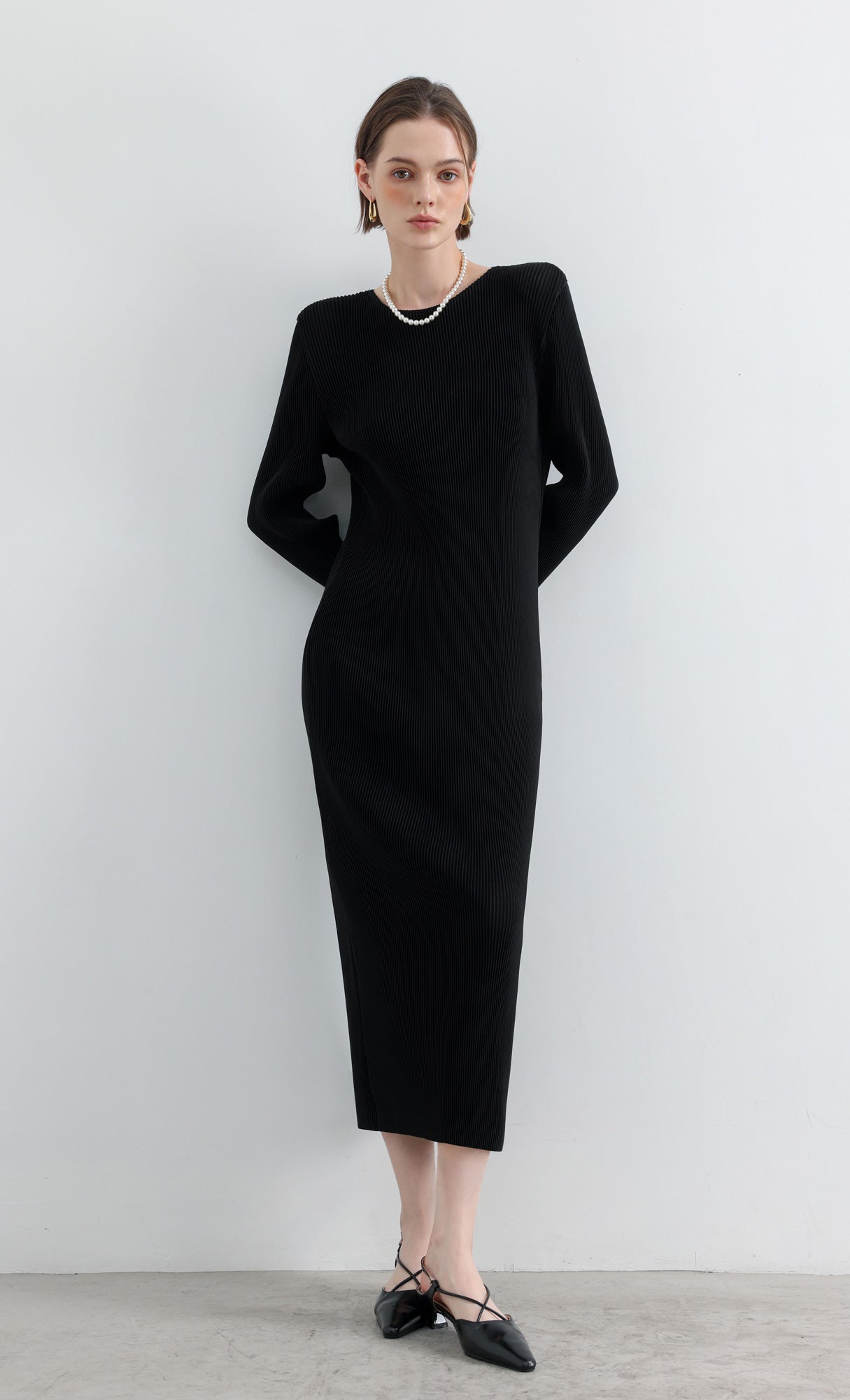Essential Relaxed Pleated Dress_Black