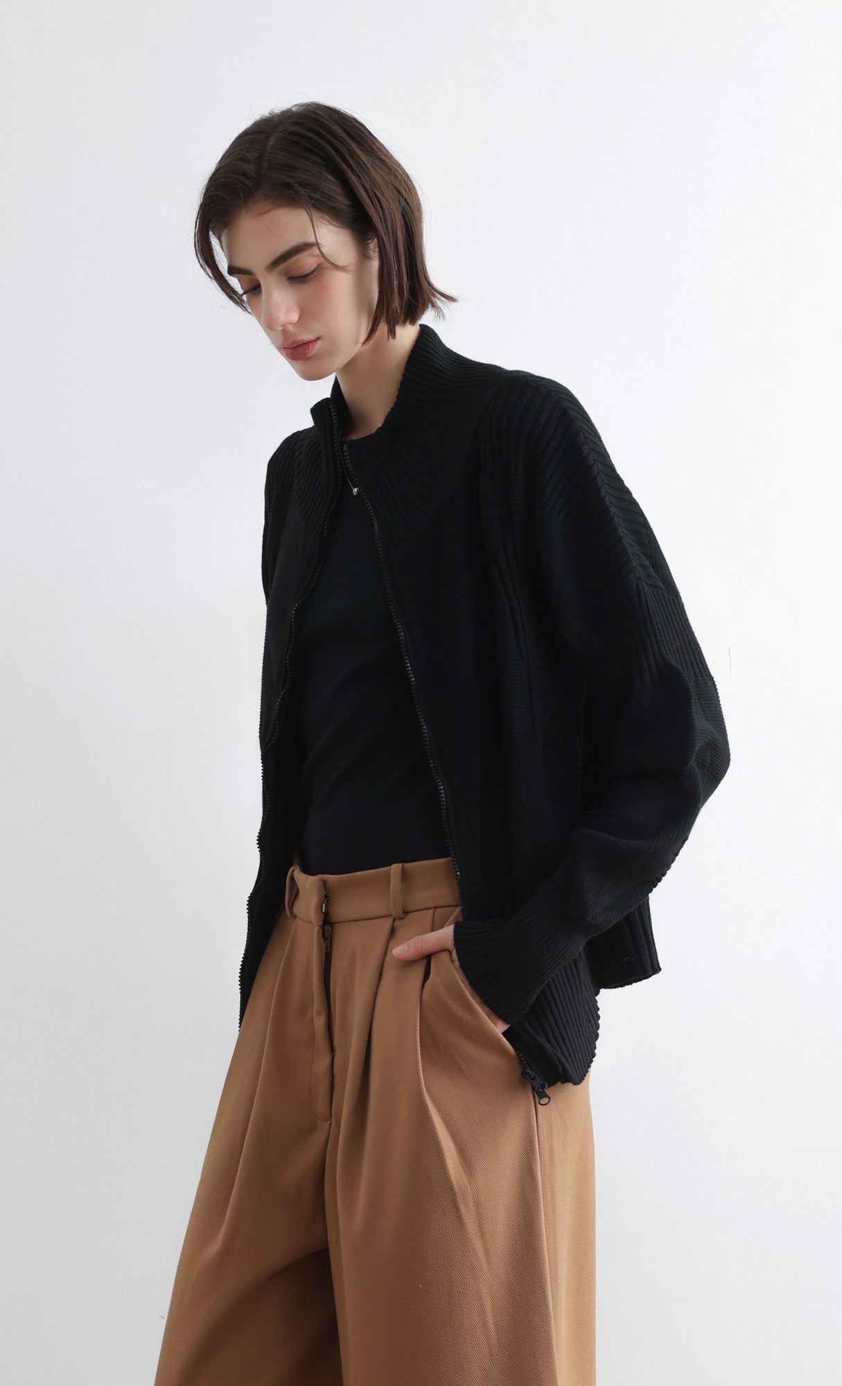 High Neck Knitted Pleated Zip-Up Cardigan_Black