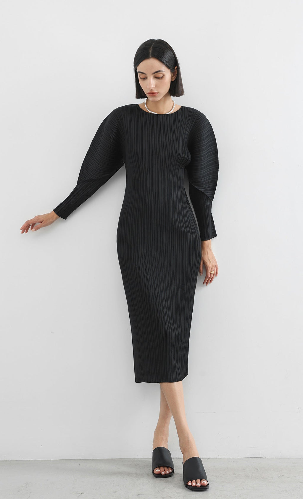 arc pleated dress_black