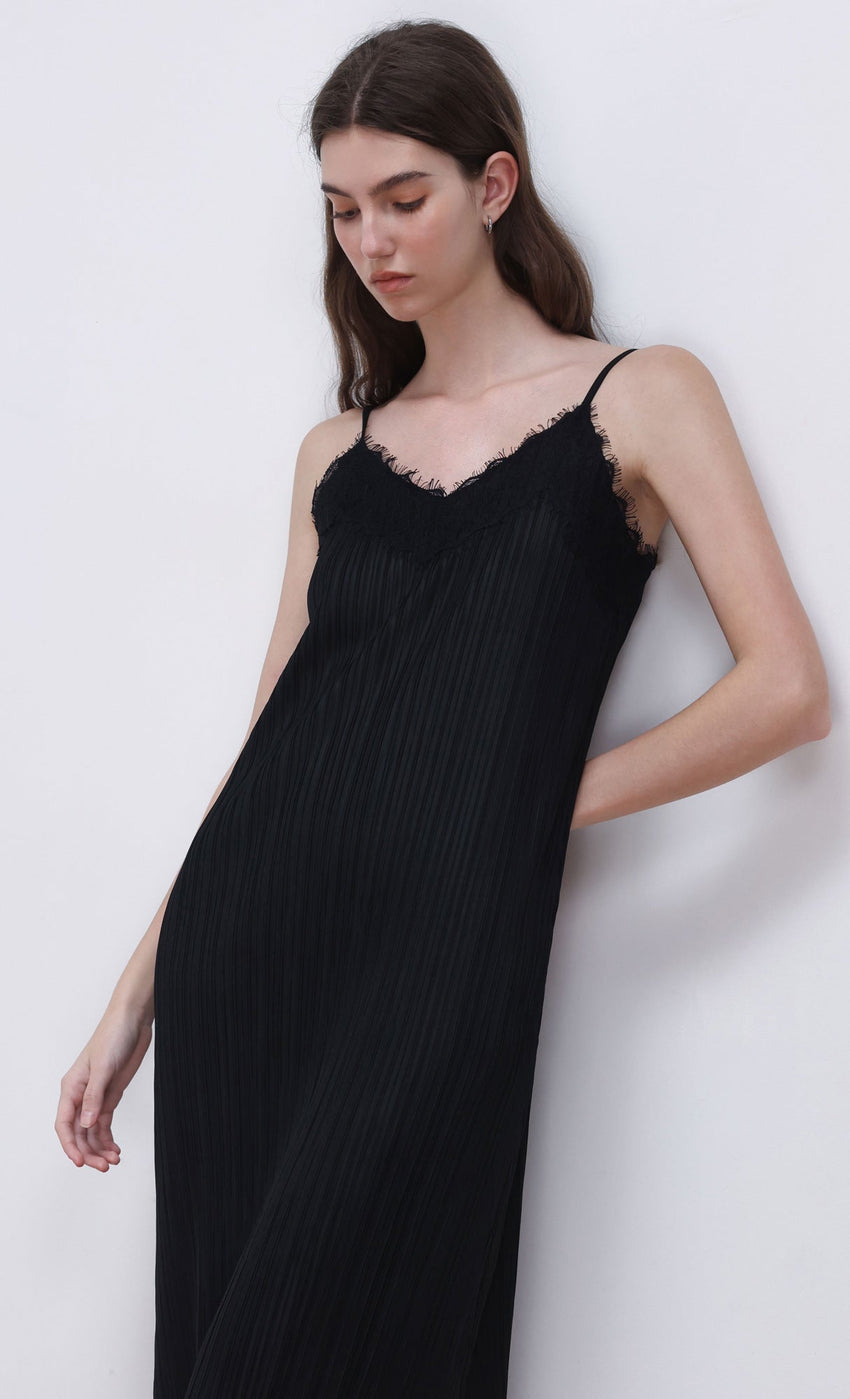 Pleated lace slip dress (black)