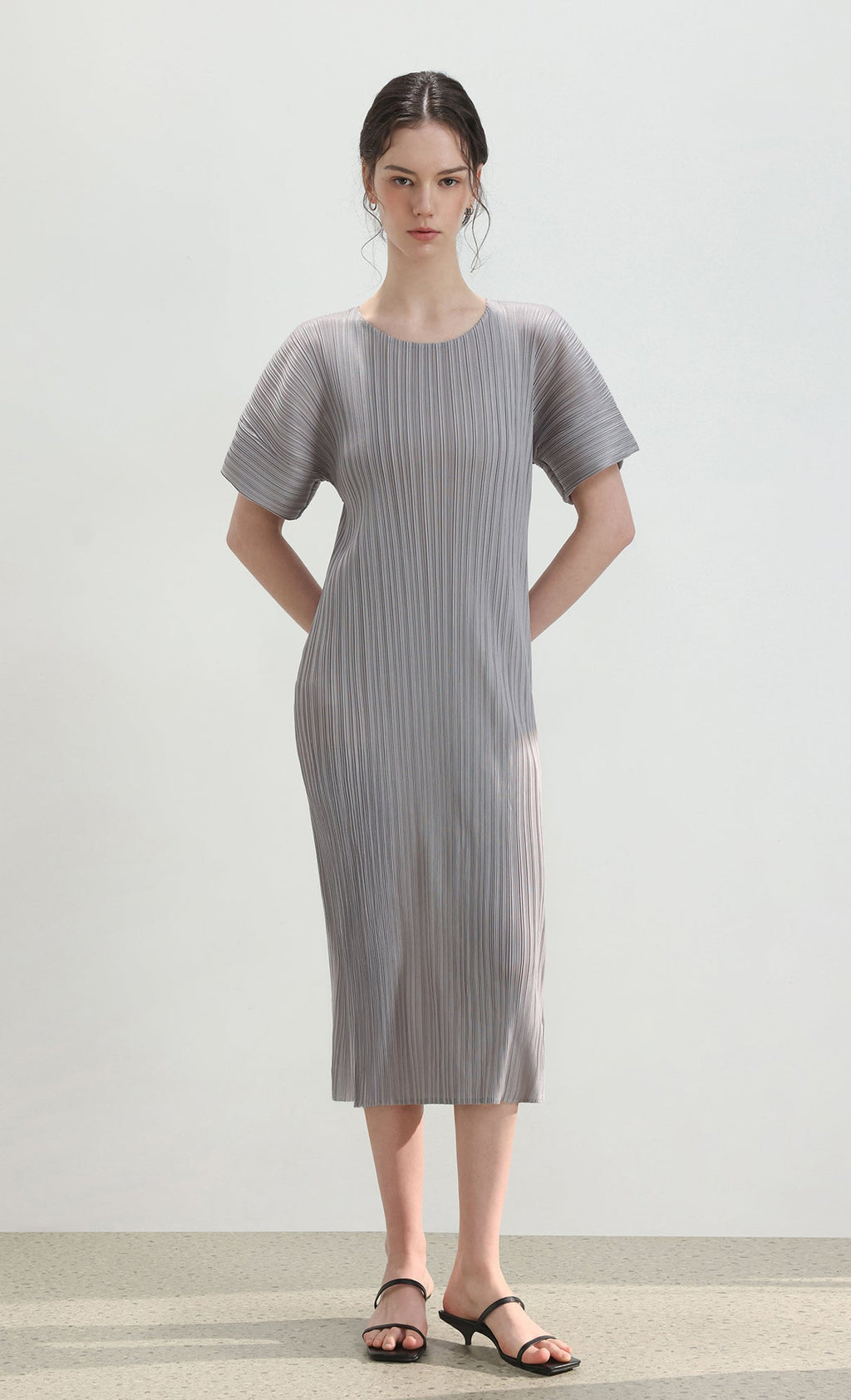 Mira short-sleeve pleated dress_grey