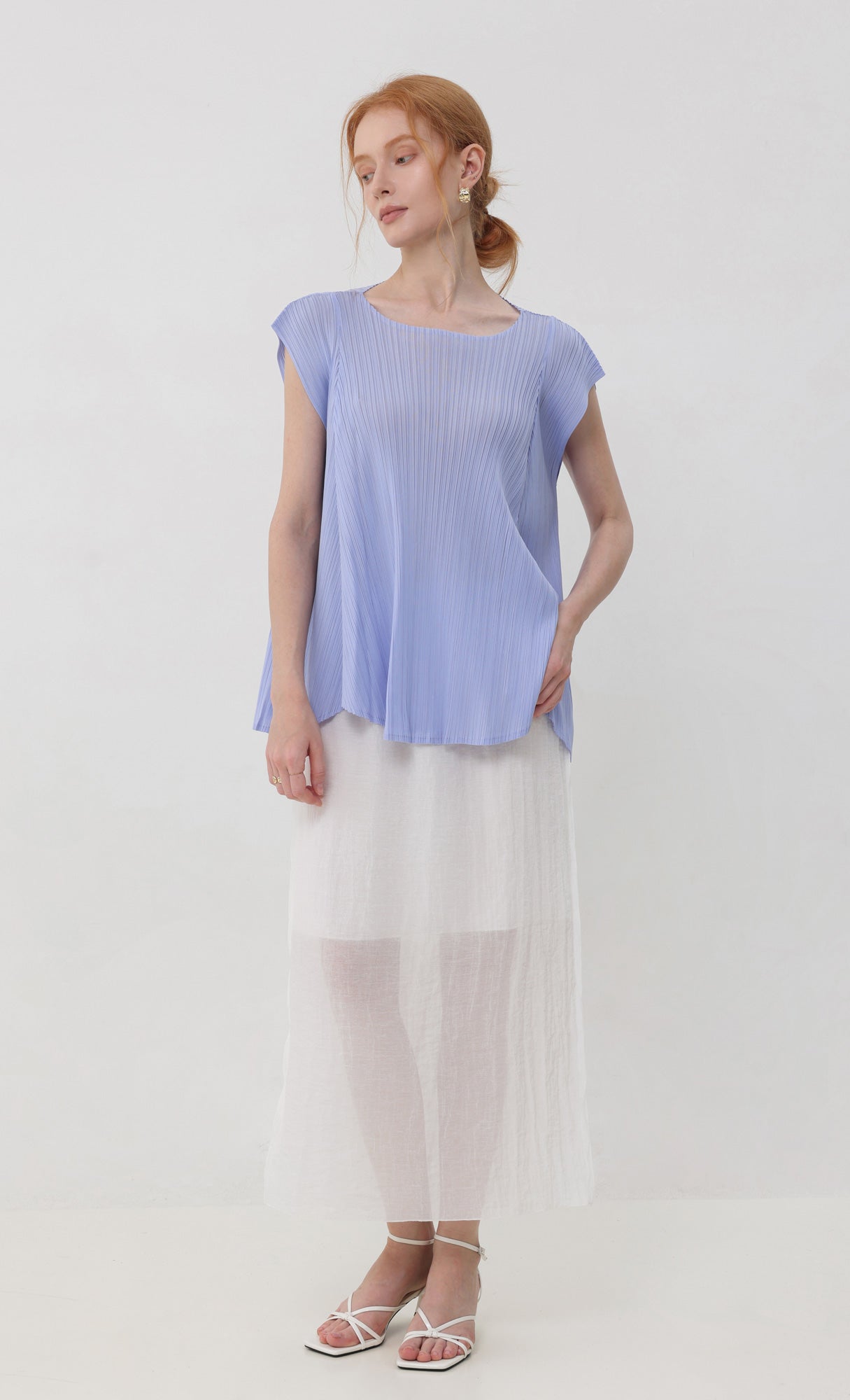 Soft pleated sleeveless top_skyblue