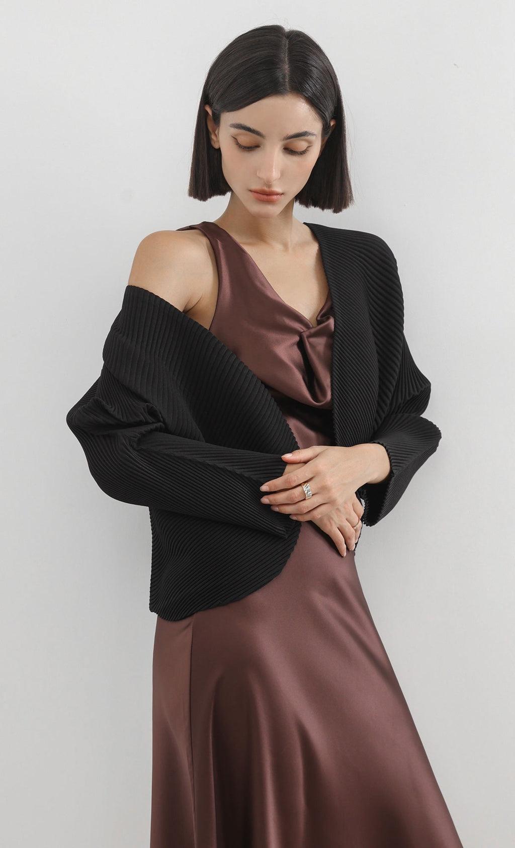 round pleated cardigan_black