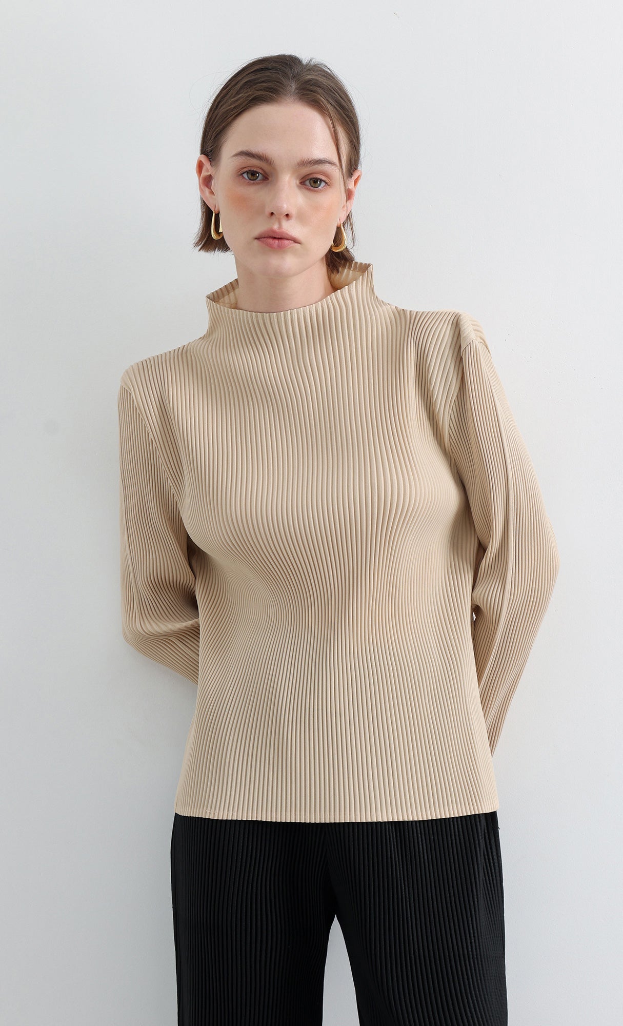 Essential Relaxed Pleated Half-Neck Top_Beige