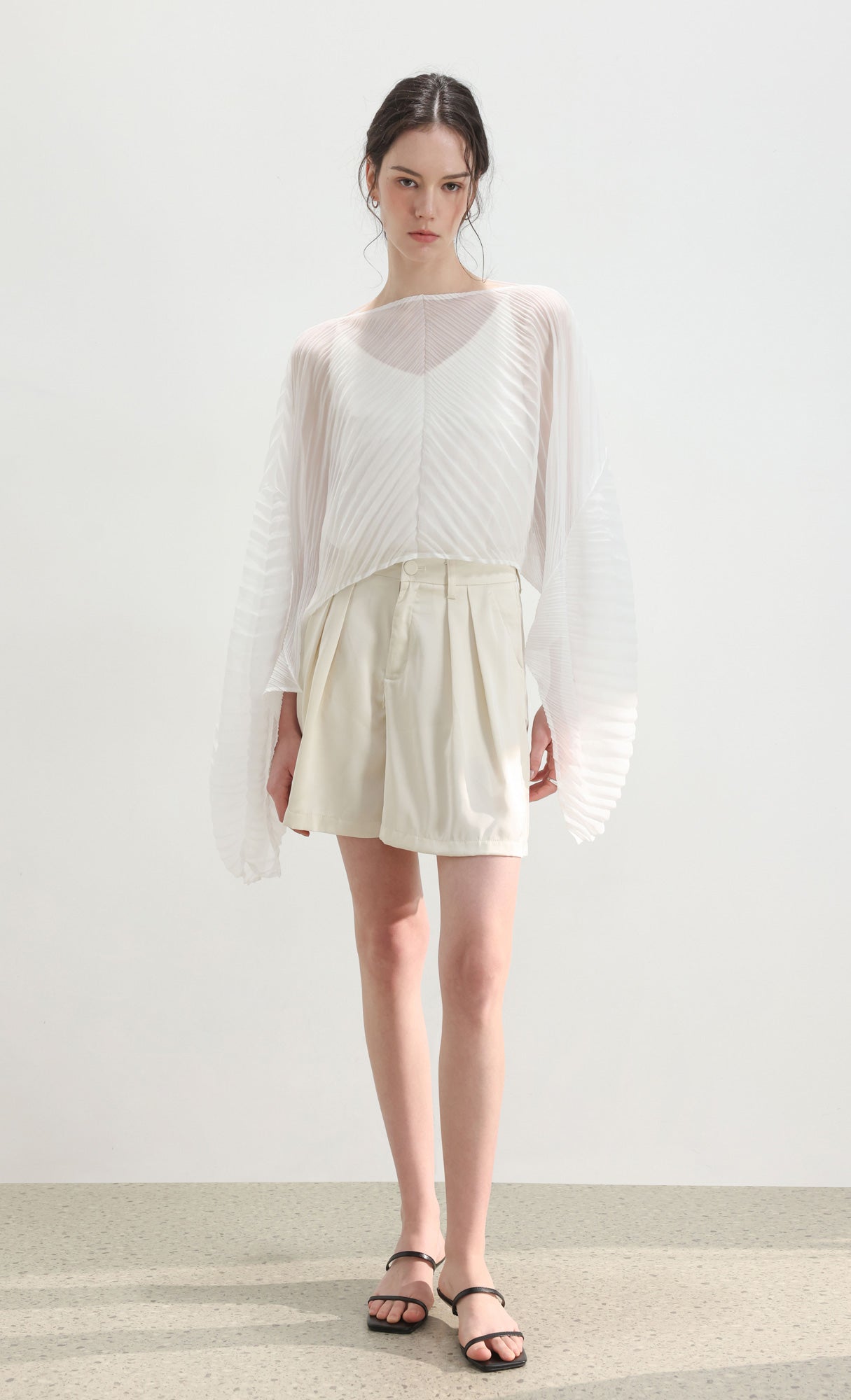 Pleated cape scarf_white