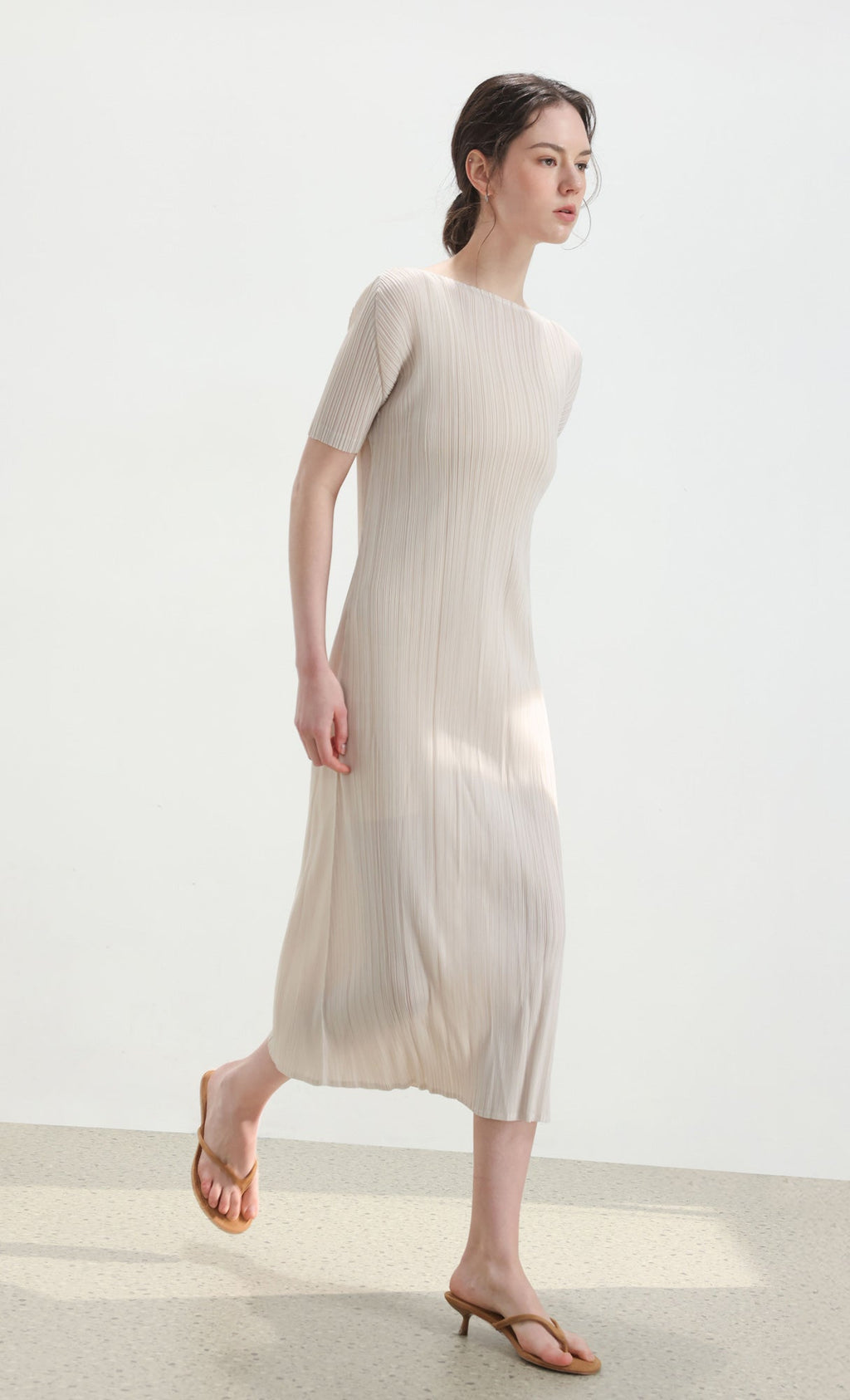 Dalia half-sleeve pleated dress_ivory
