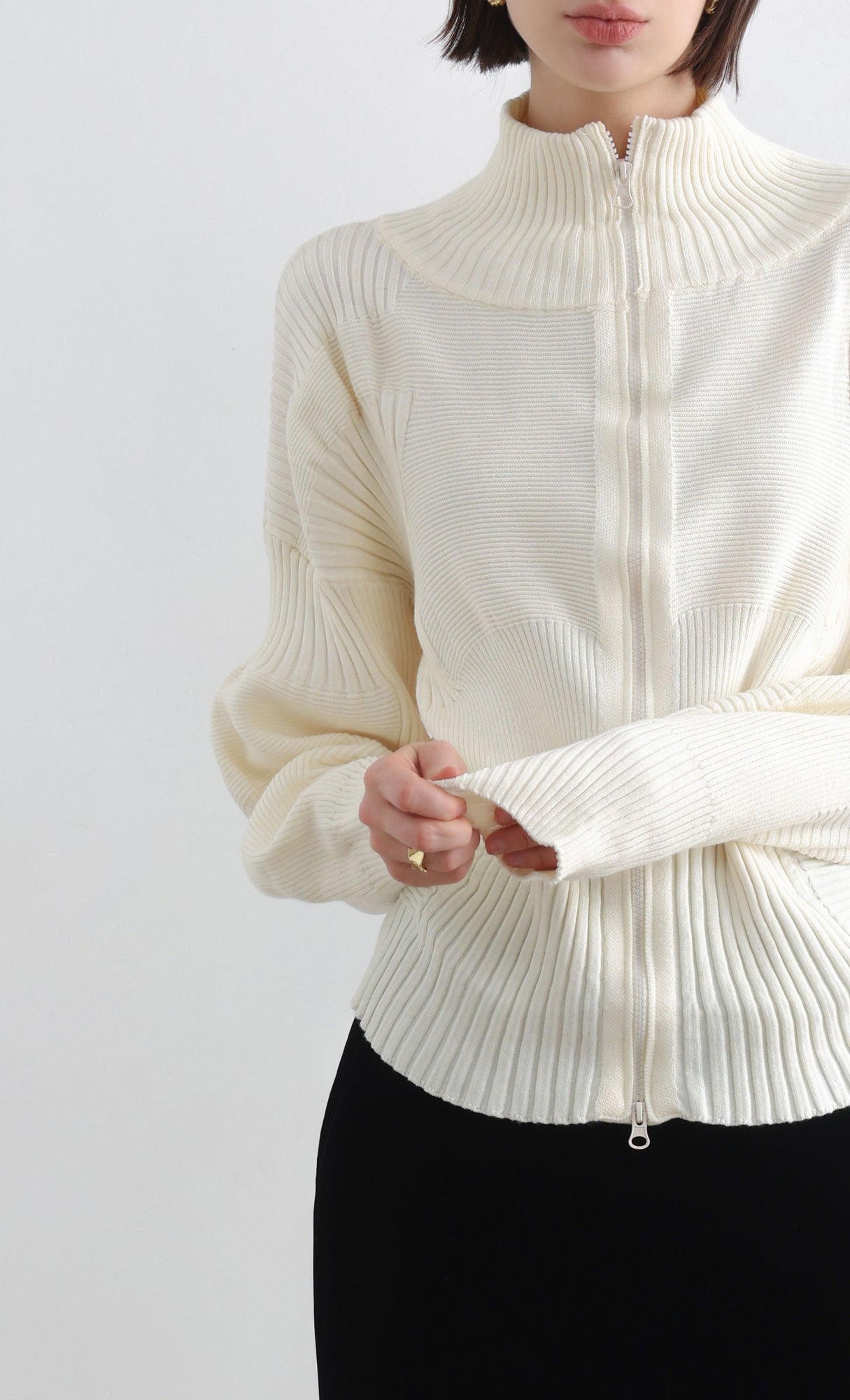 High Neck Knitted Pleated Zip-Up Cardigan_Ivory