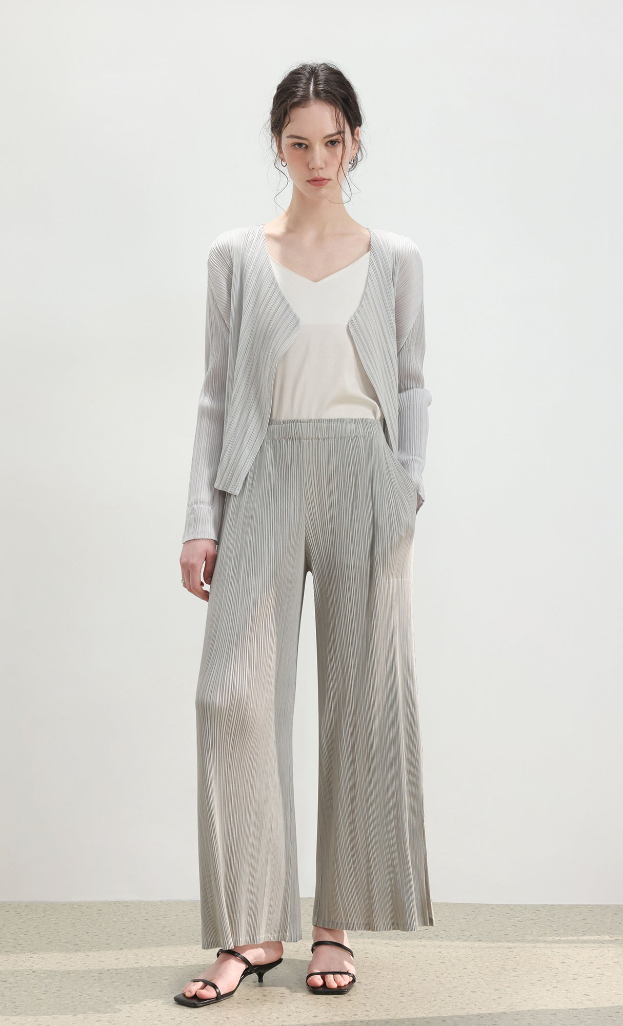 Pia pleated cardigan_light-grey