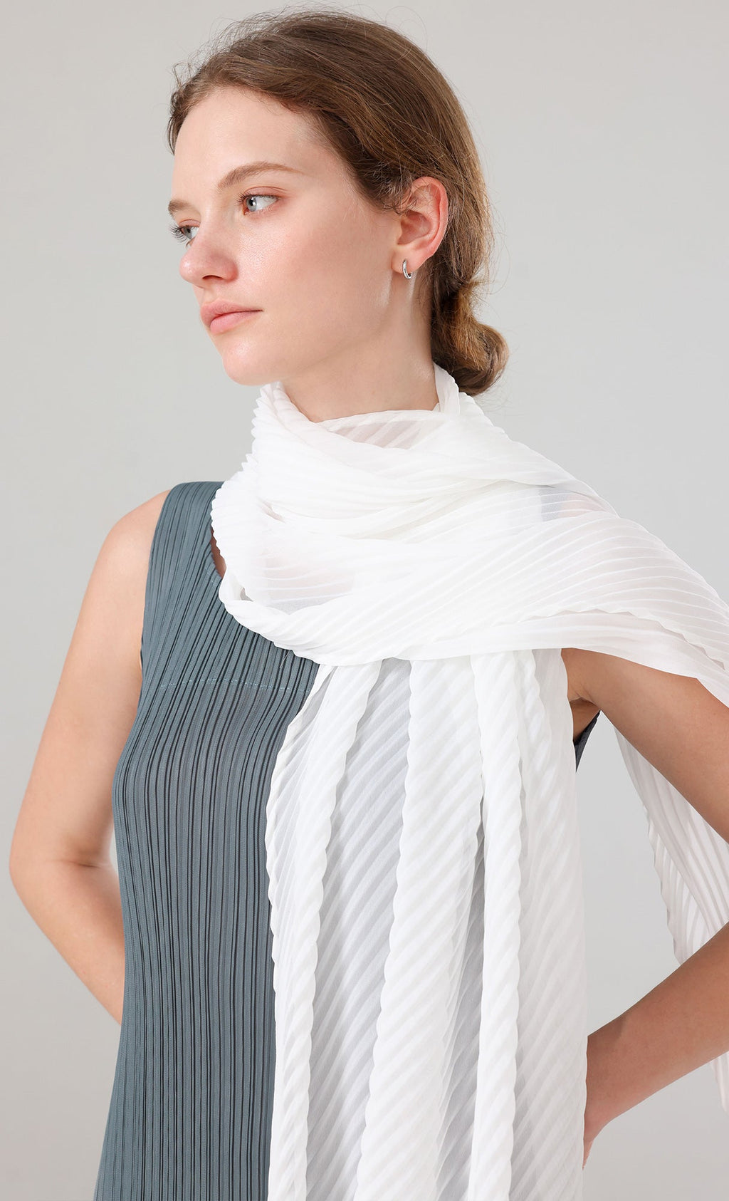 Aven Pleated Scarf_white