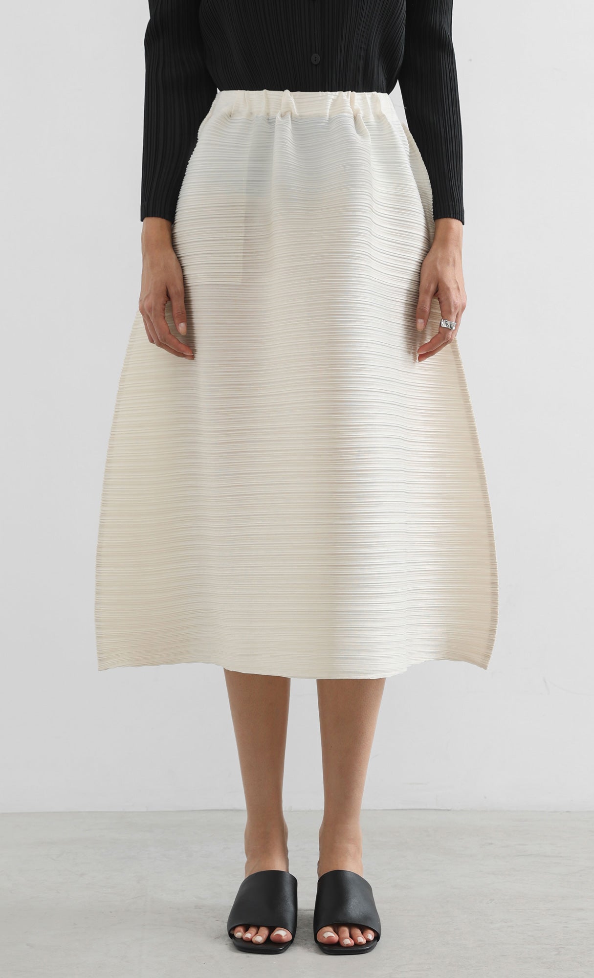 horiz pleated midi skirt_ivory