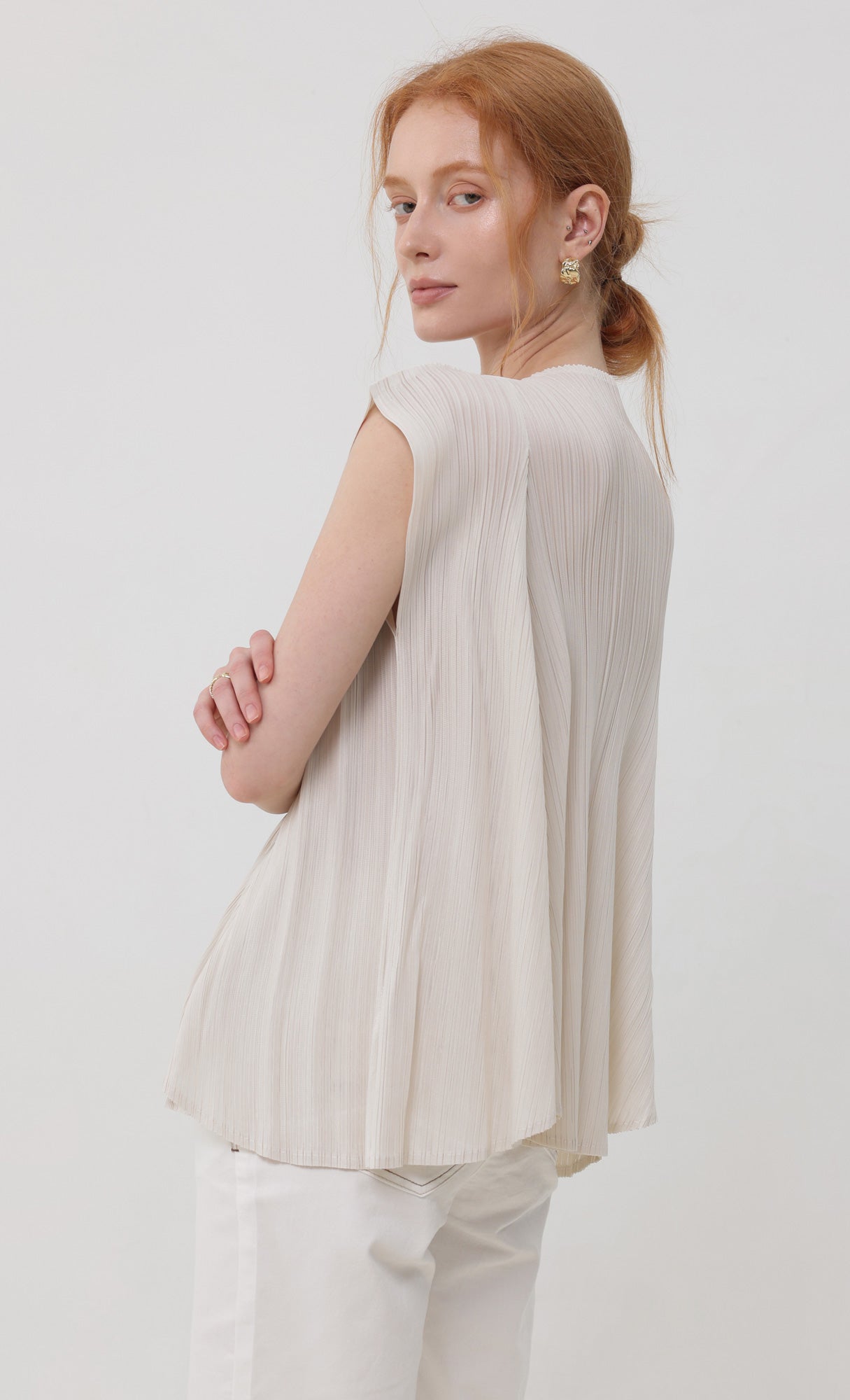 Soft pleated sleeveless top_lightbeige