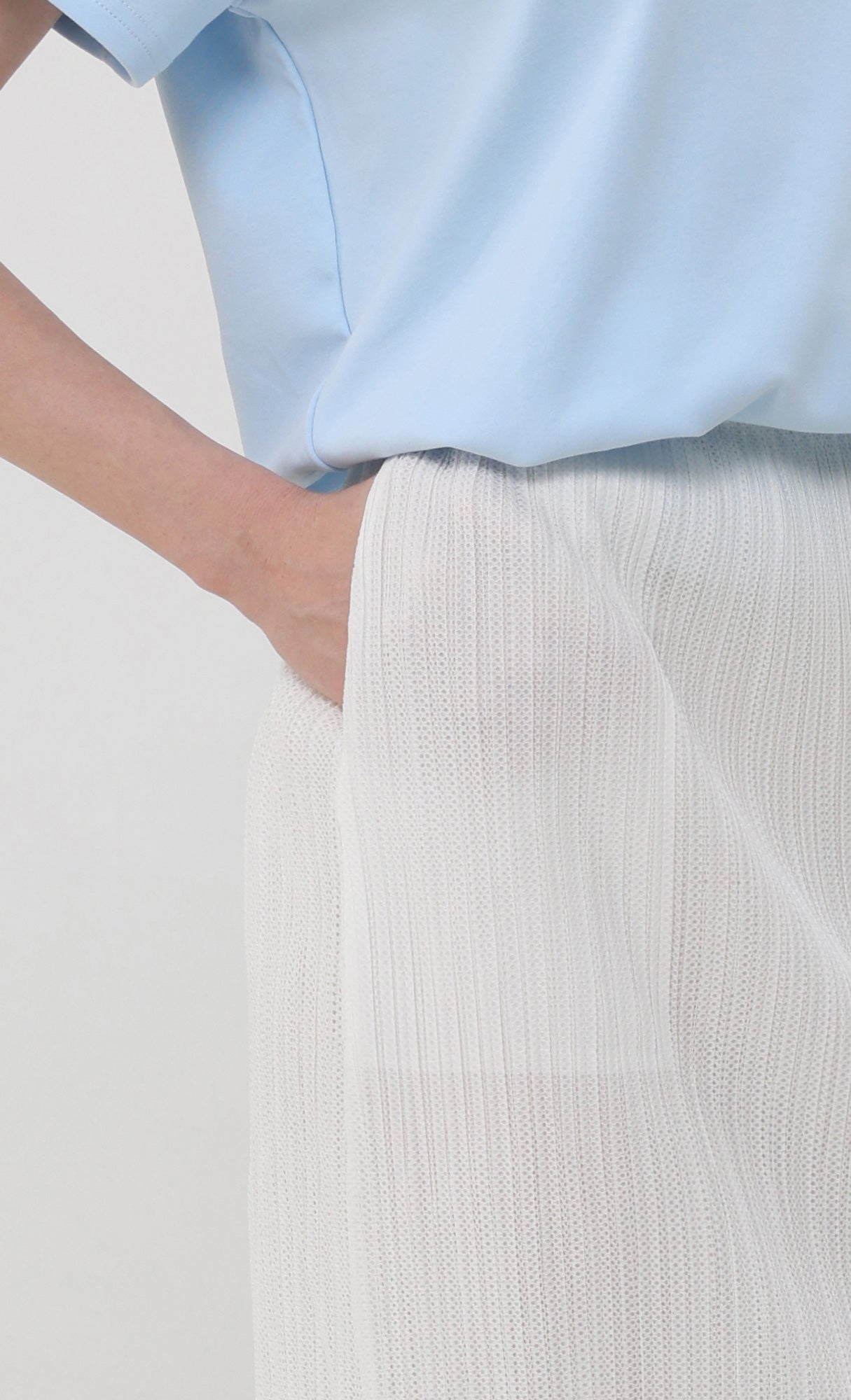 Airy pleated skirt _ivory