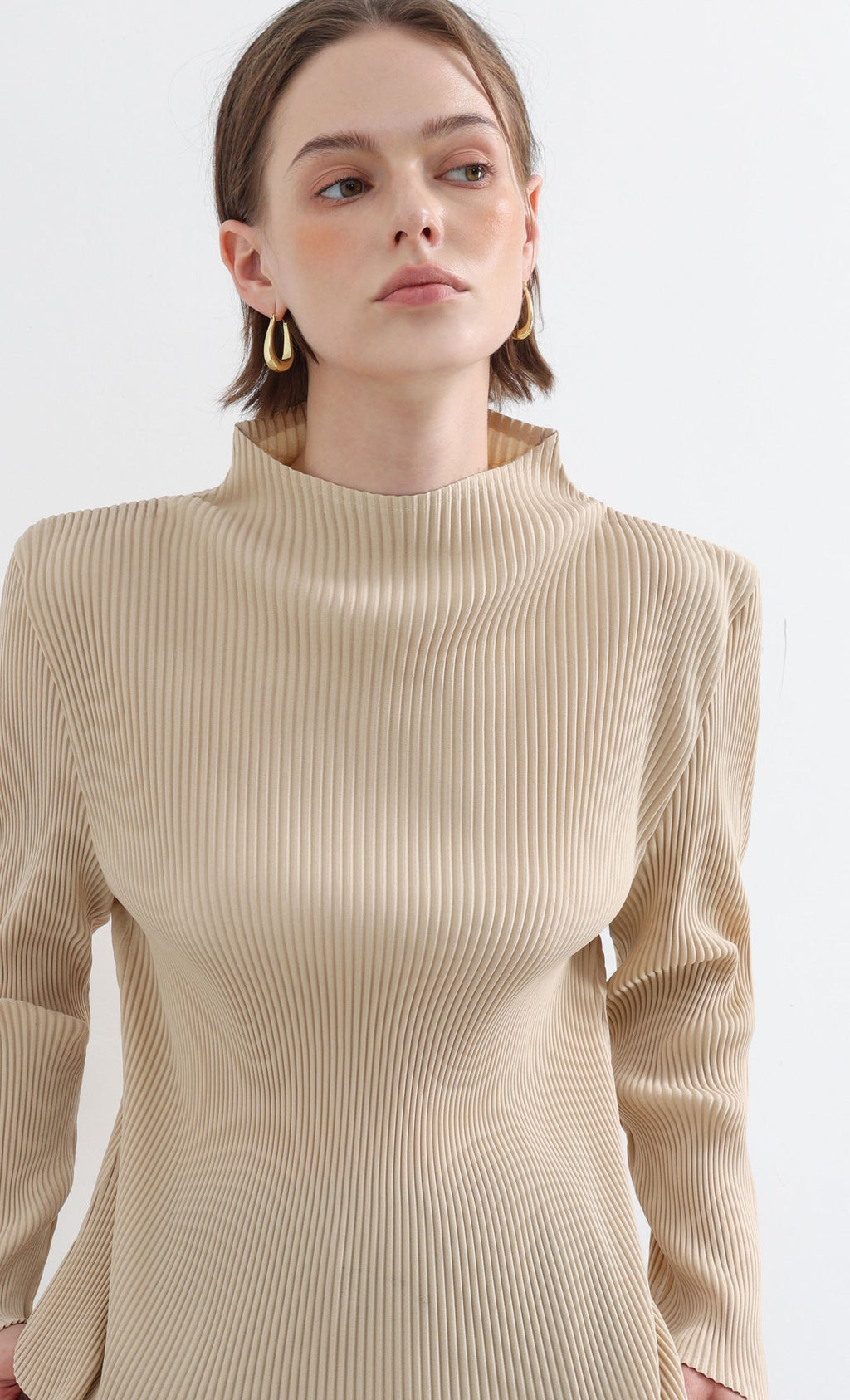 Essential Relaxed Pleated Half-Neck Top_Beige