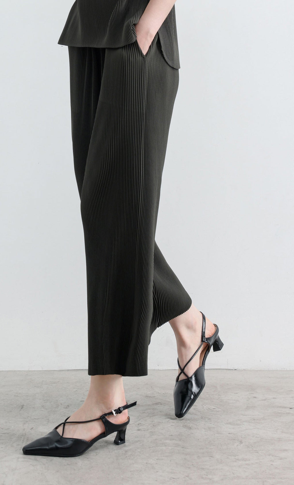 Essential Pleated Pants_Khaki