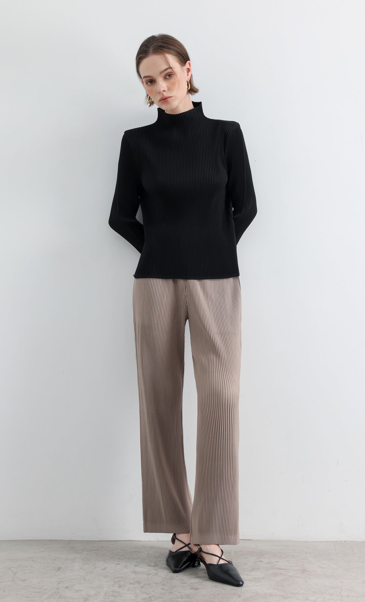 Essential Relaxed Pleated Pants_Beige