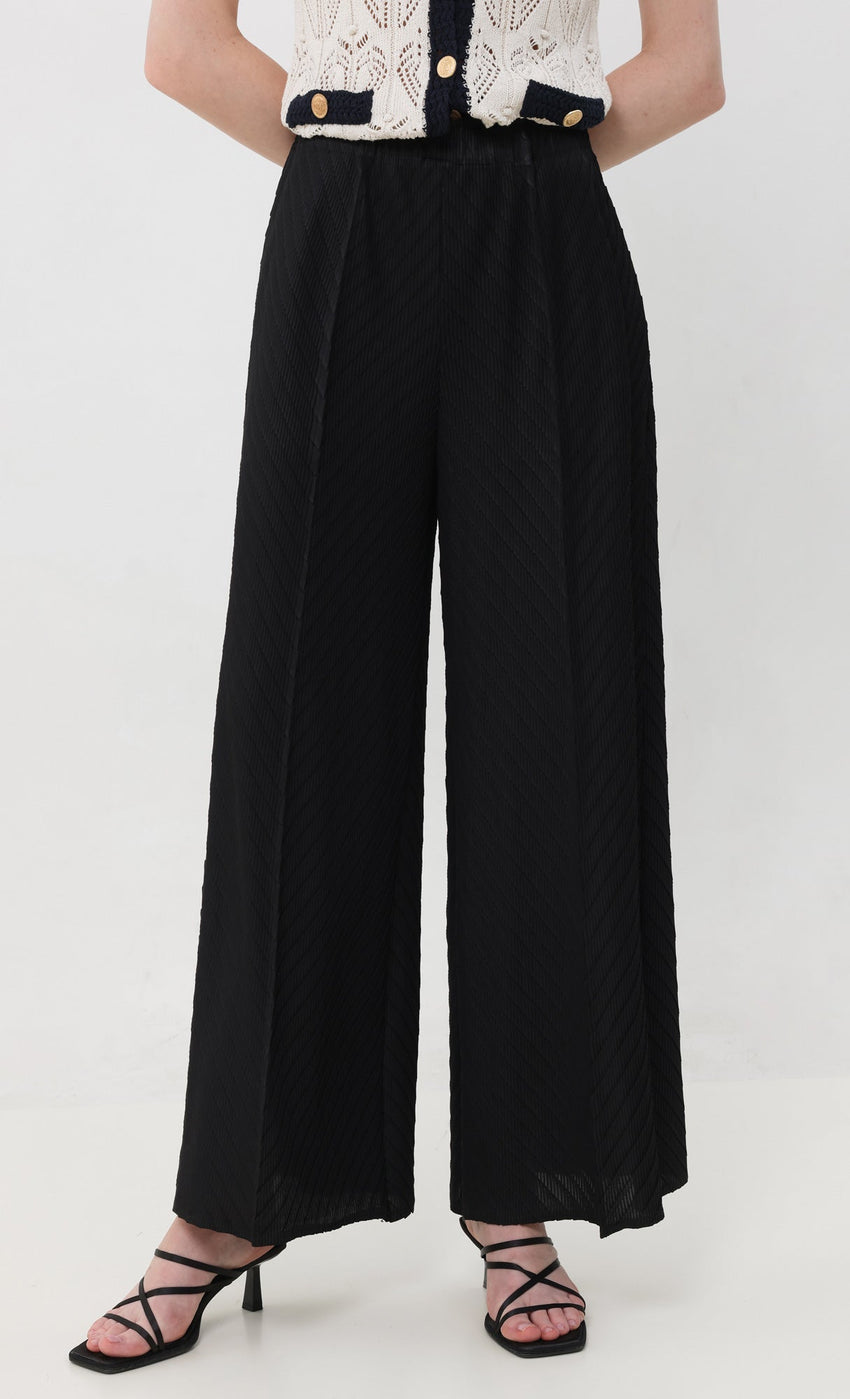 Short / Black